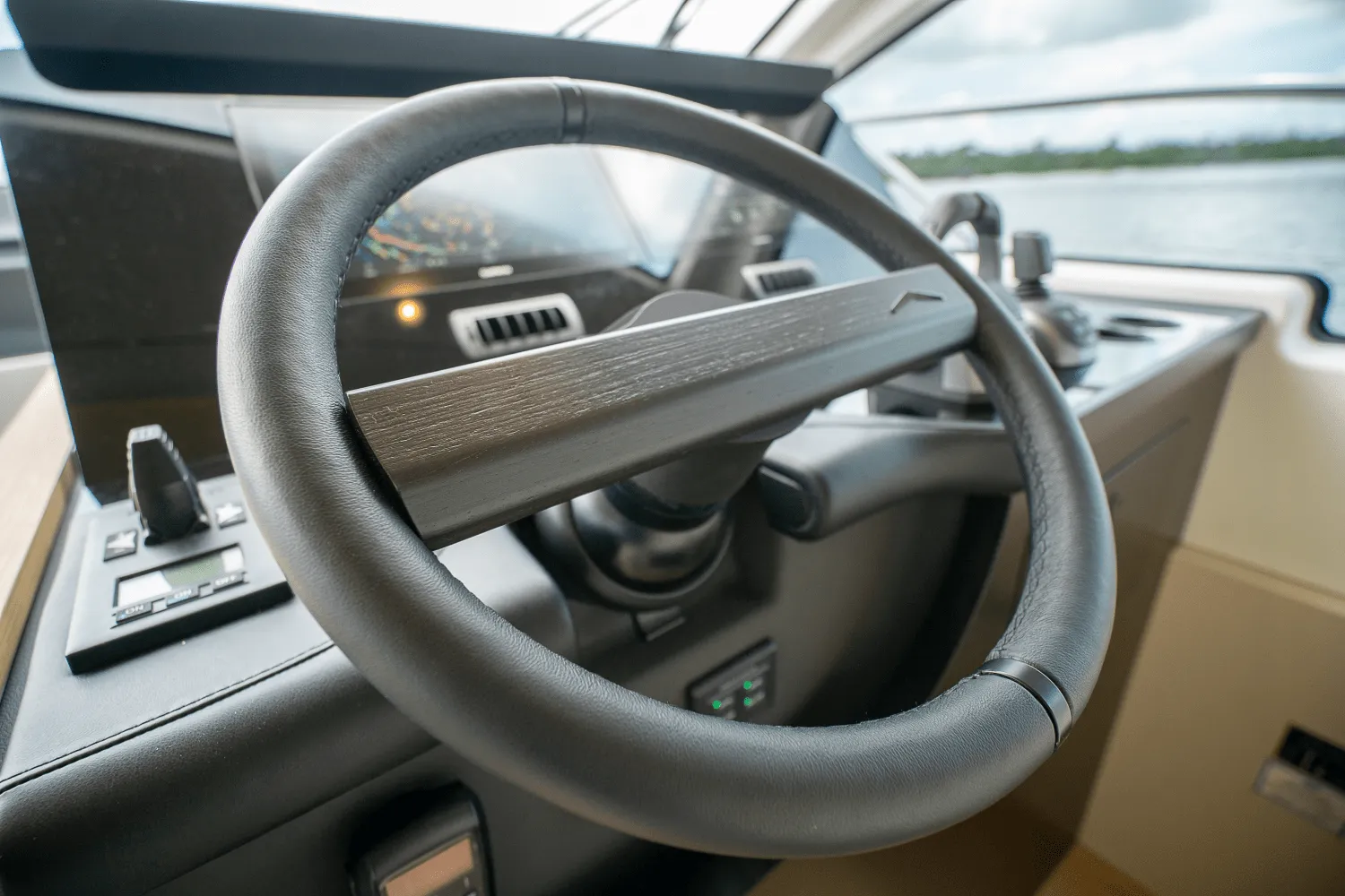 2026 Azimut Fly 62 Image Thumbnail #36
