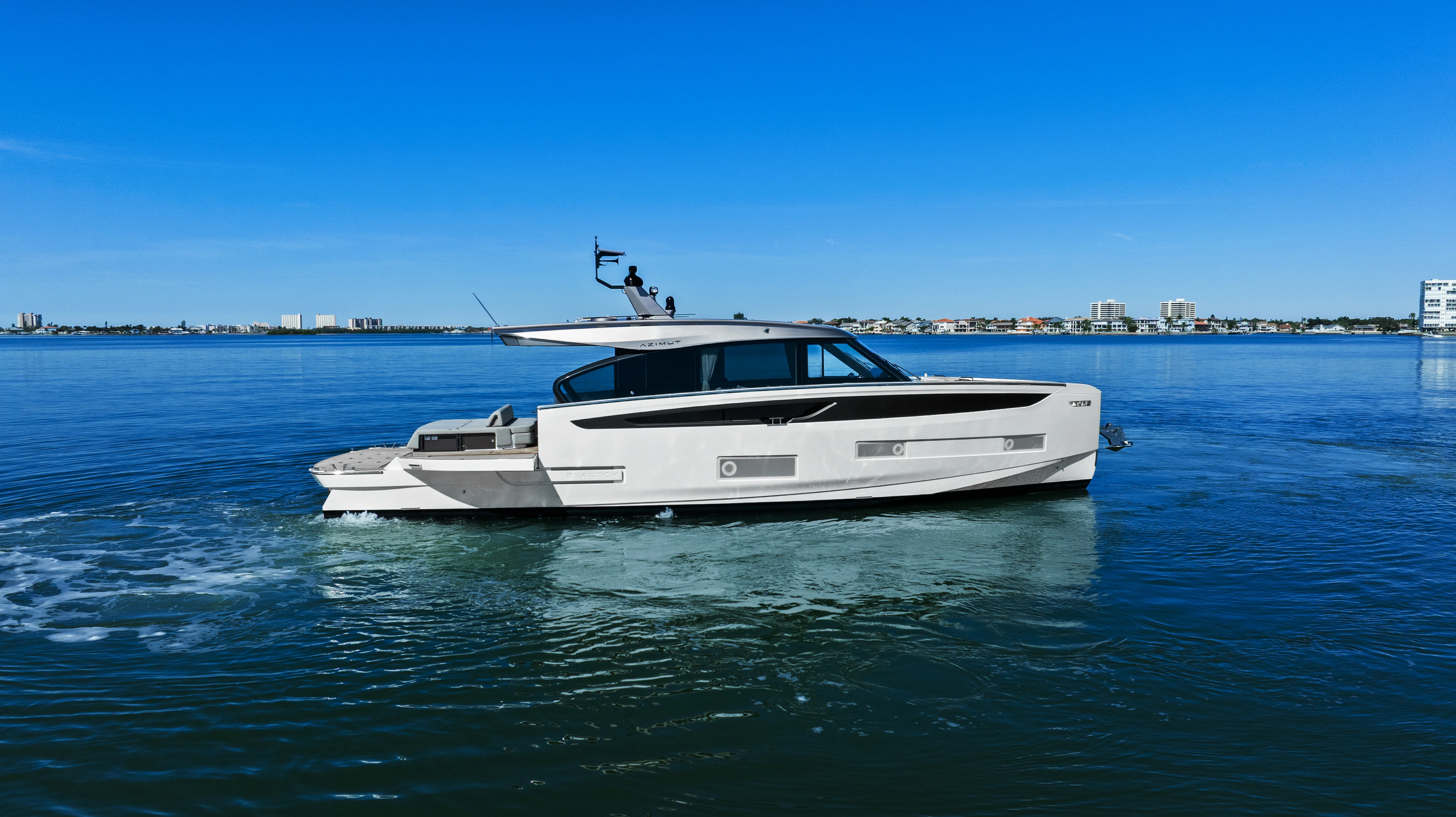 2026 Azimut Seadeck 6 Image Thumbnail #8