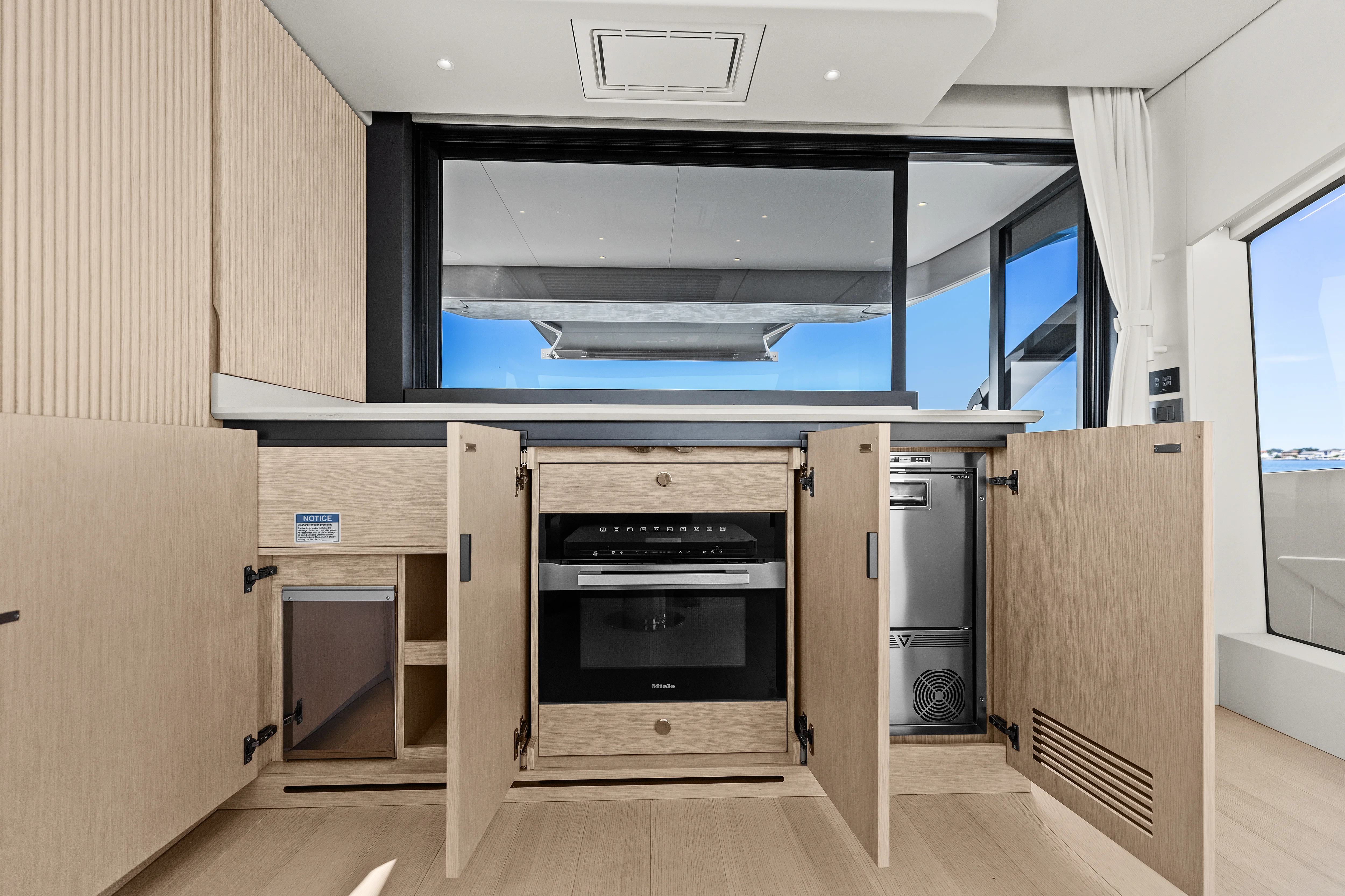 2026 Azimut Seadeck 6 Image Thumbnail #45