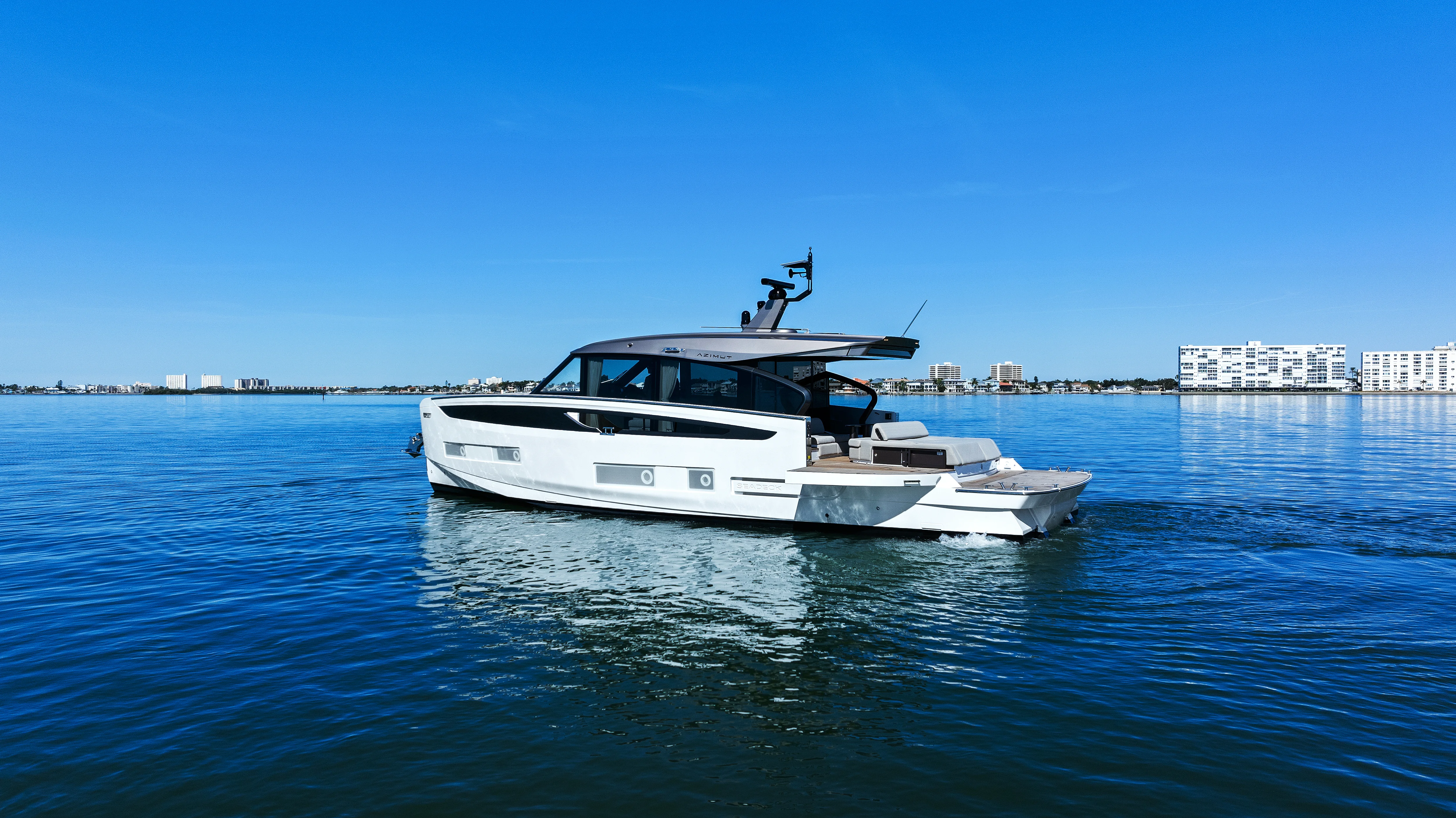 2026 Azimut Seadeck 6 Image Thumbnail #7