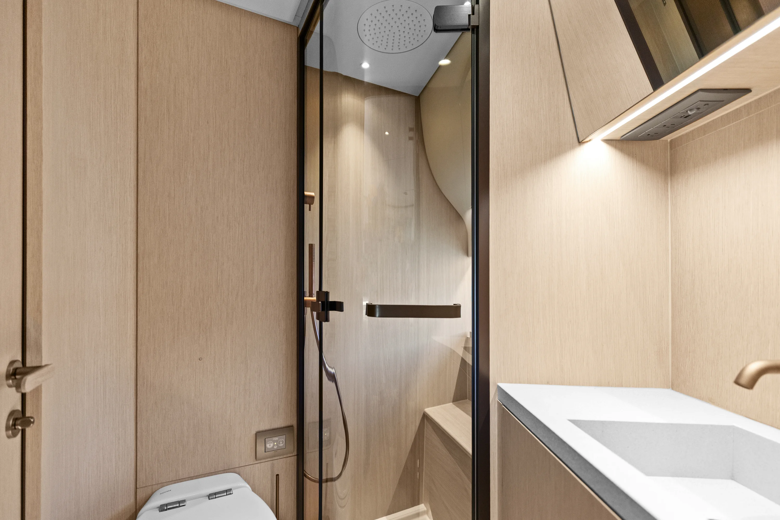 2026 Azimut Seadeck 6 Image Thumbnail #81