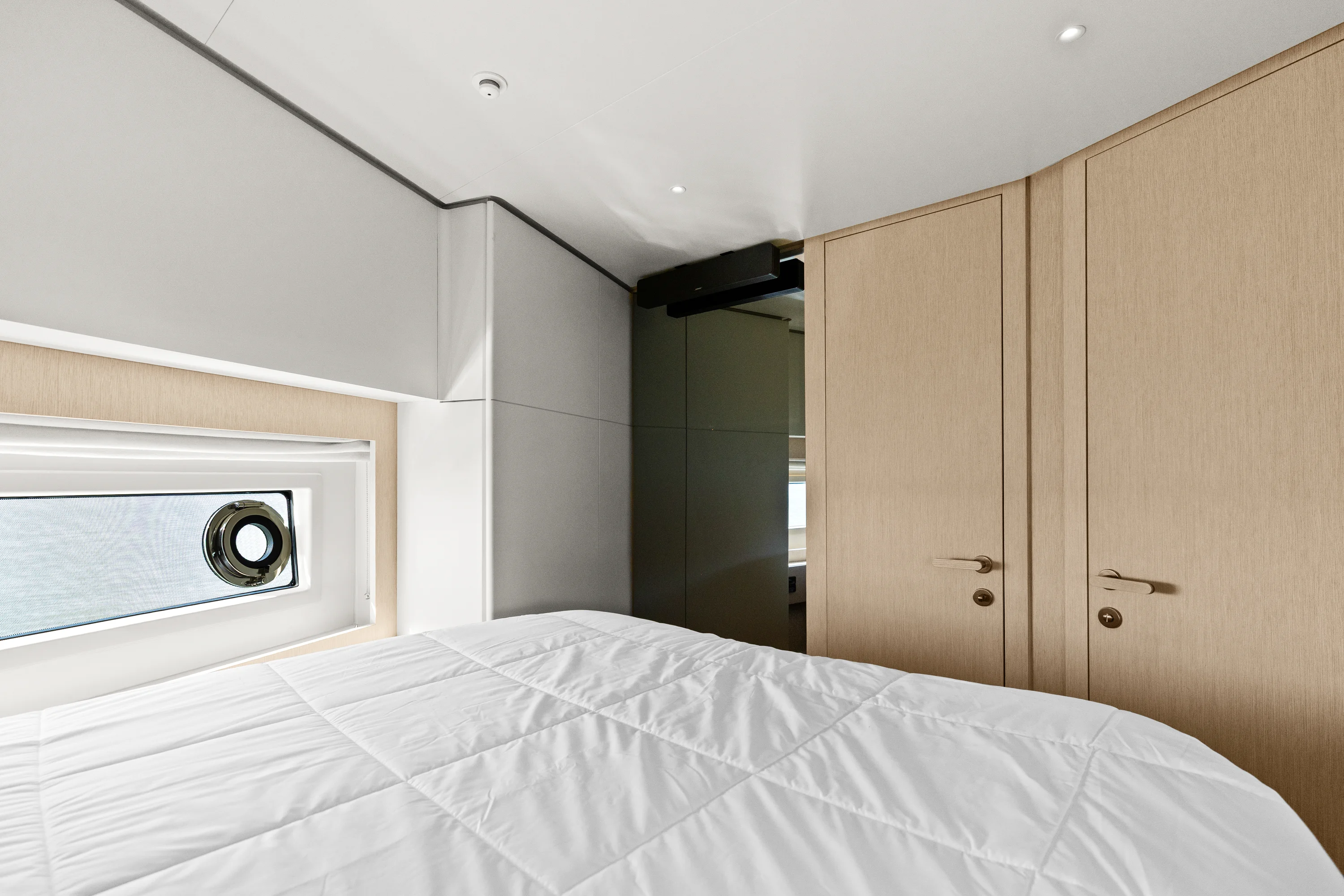 2026 Azimut Seadeck 6 Image Thumbnail #77