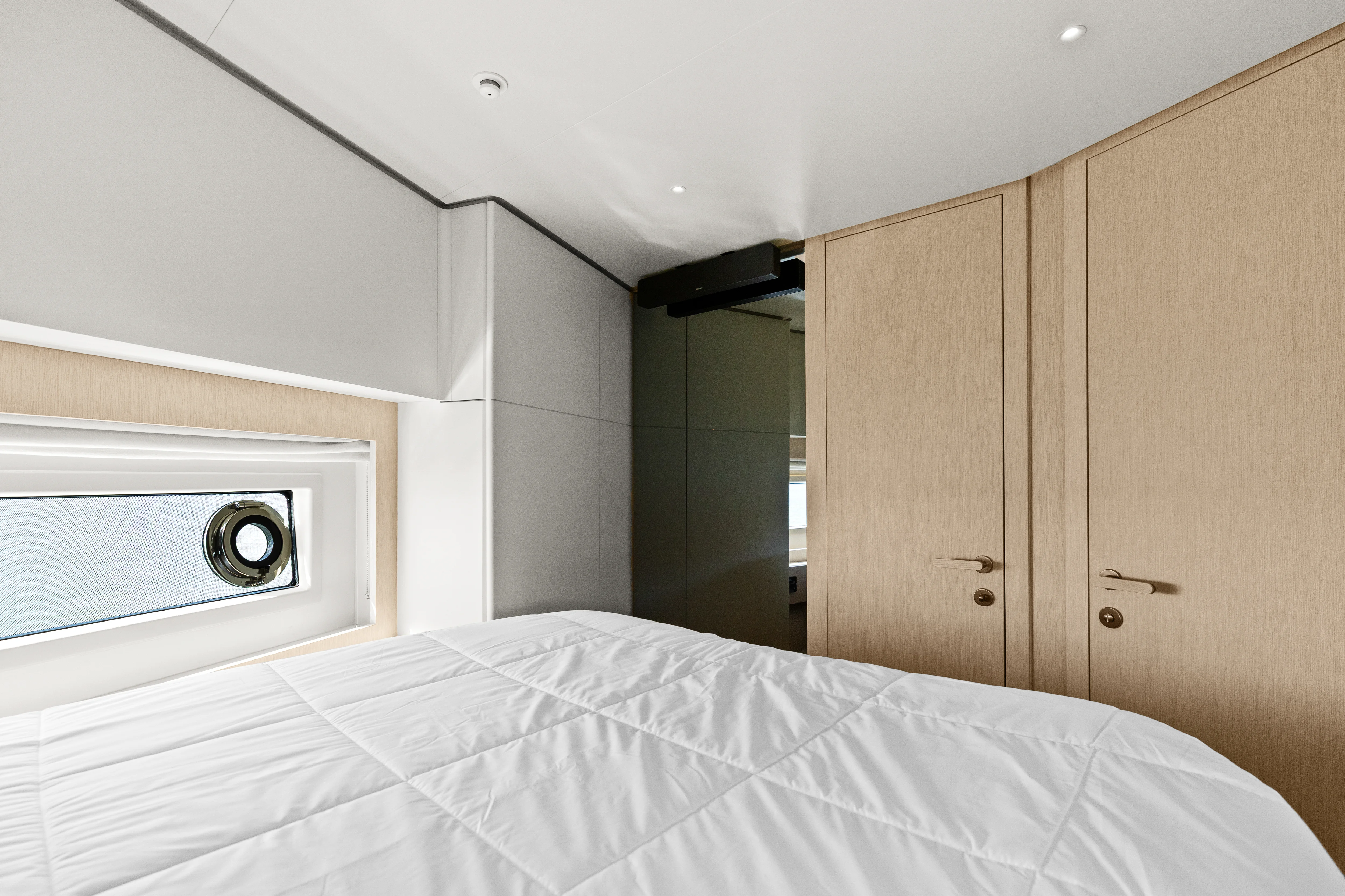 2026 Azimut Seadeck 6 Image Thumbnail #77