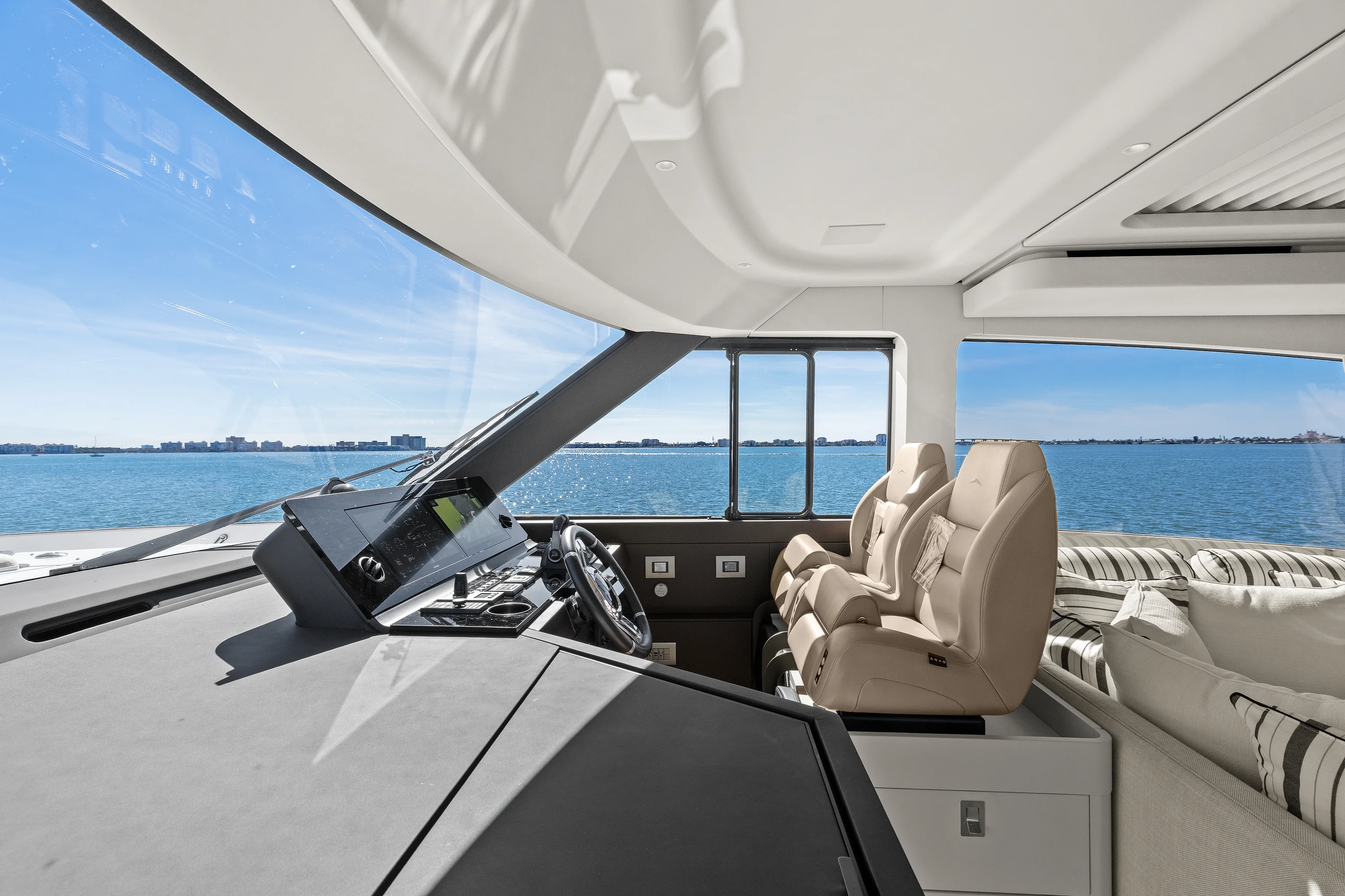 2026 Azimut Seadeck 6 Image Thumbnail #62