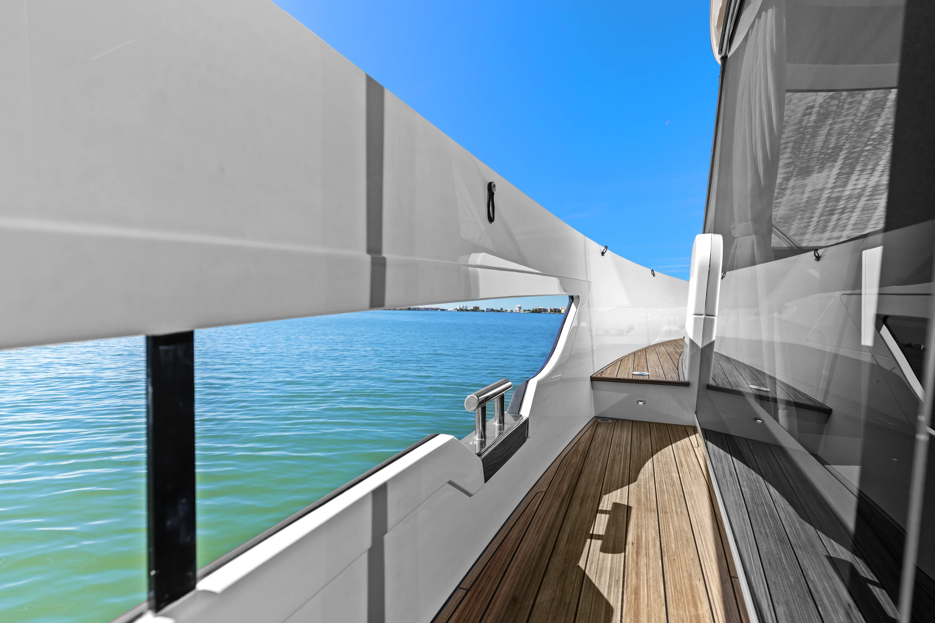 2026 Azimut Seadeck 6 Image Thumbnail #23