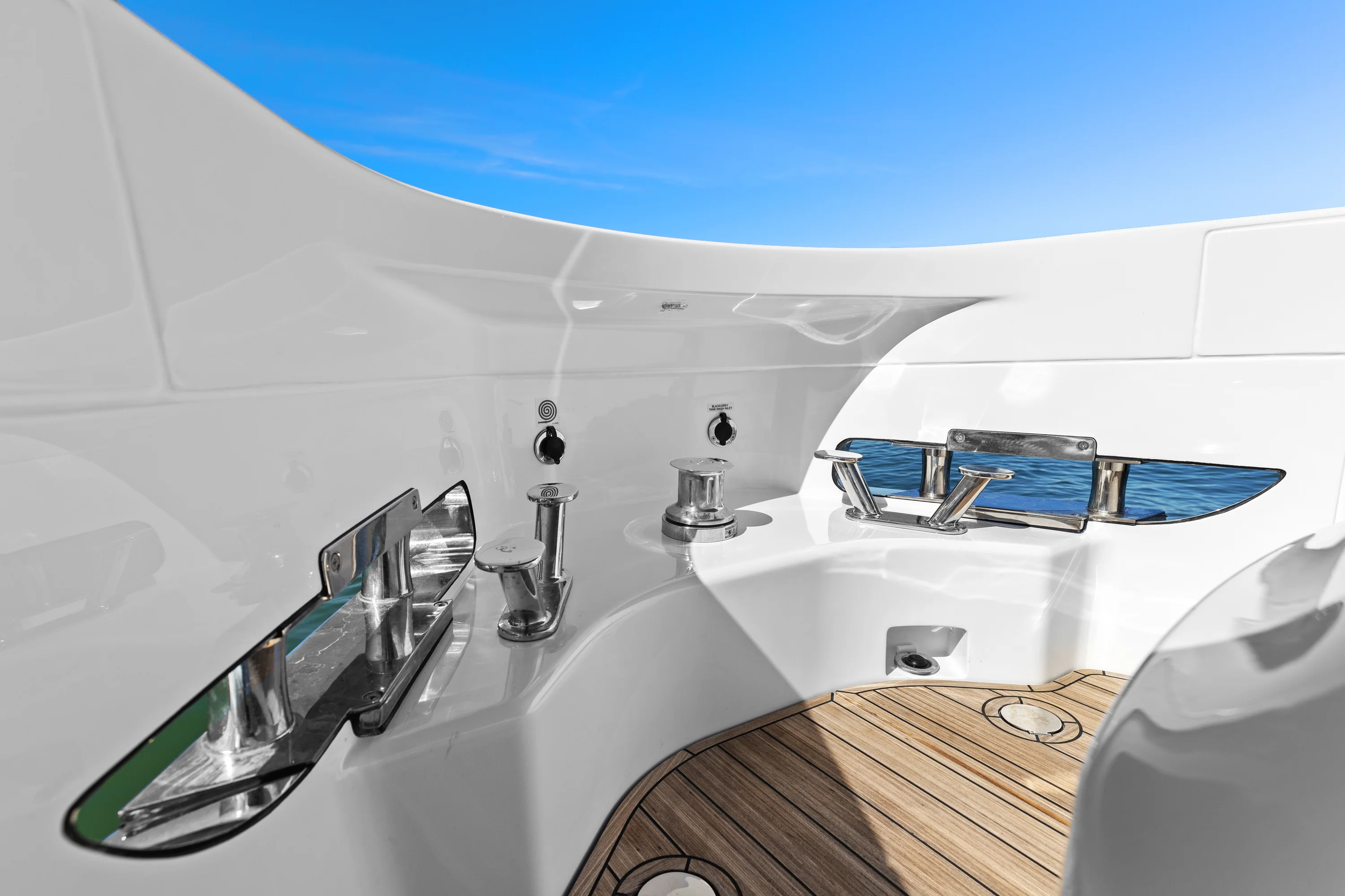 2026 Azimut Seadeck 6 Image Thumbnail #28