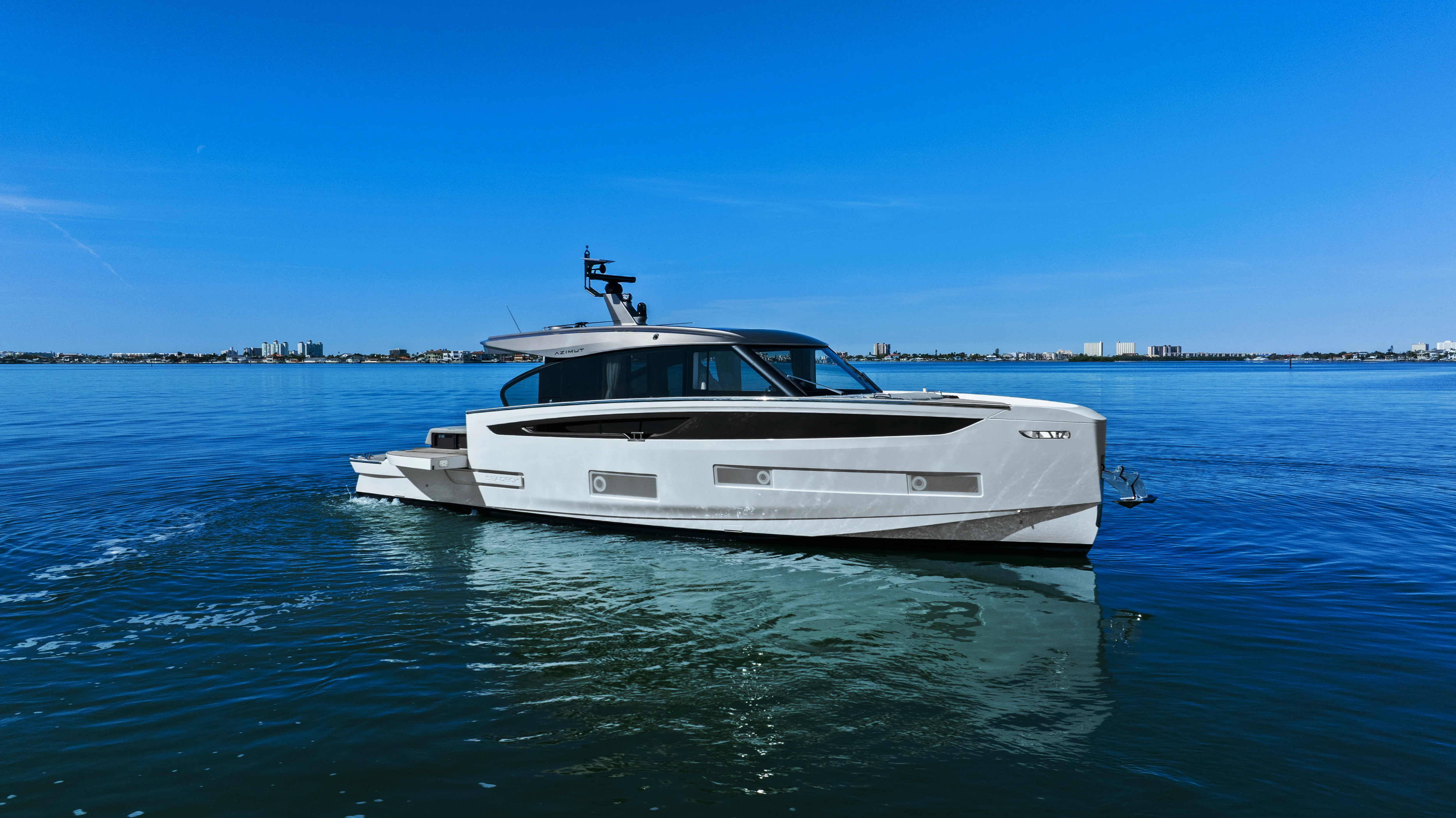 2026 Azimut Seadeck 6 Image Thumbnail #10