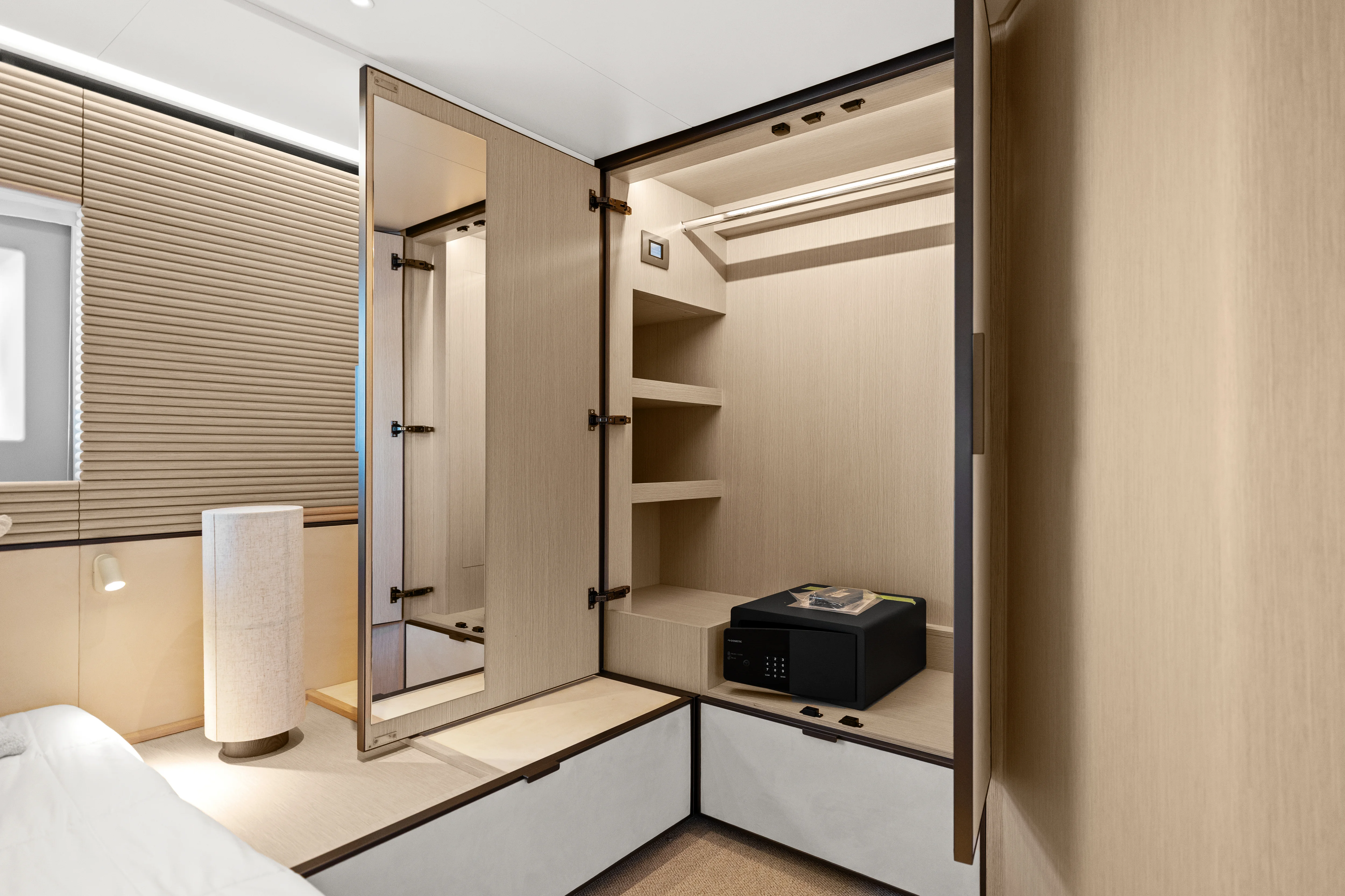 2026 Azimut Seadeck 6 Image Thumbnail #68