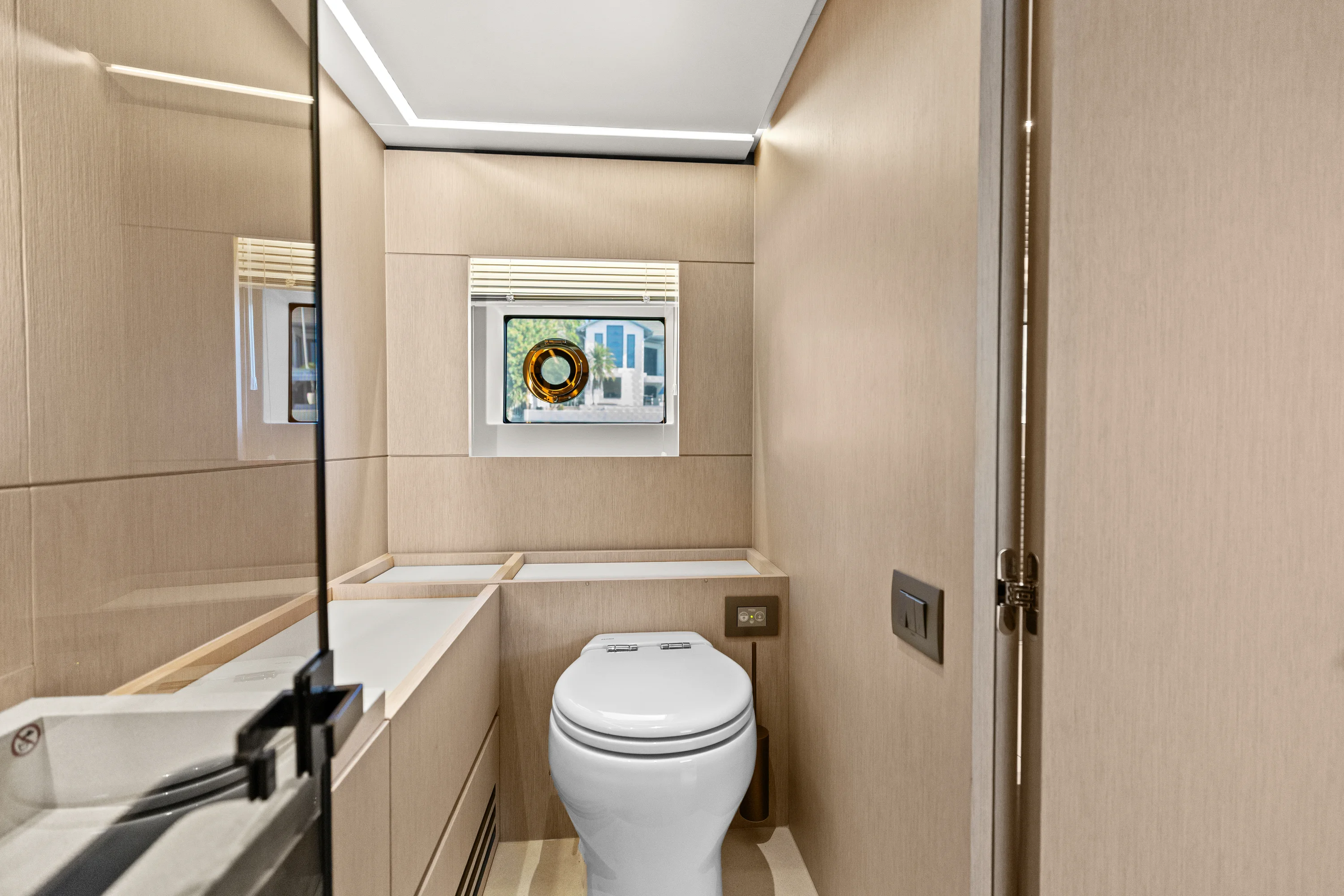 2026 Azimut Seadeck 6 Image Thumbnail #75