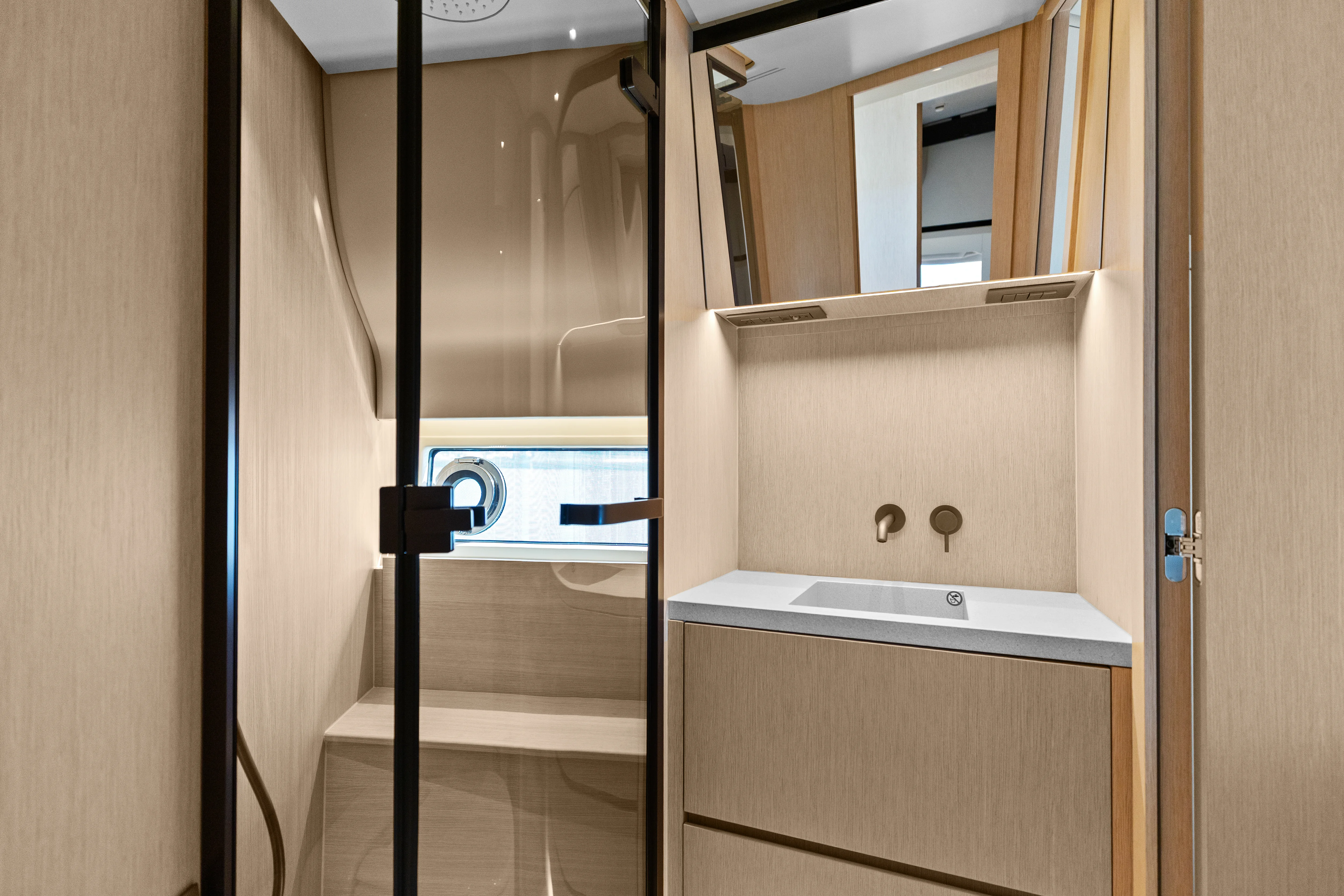 2026 Azimut Seadeck 6 Image Thumbnail #79