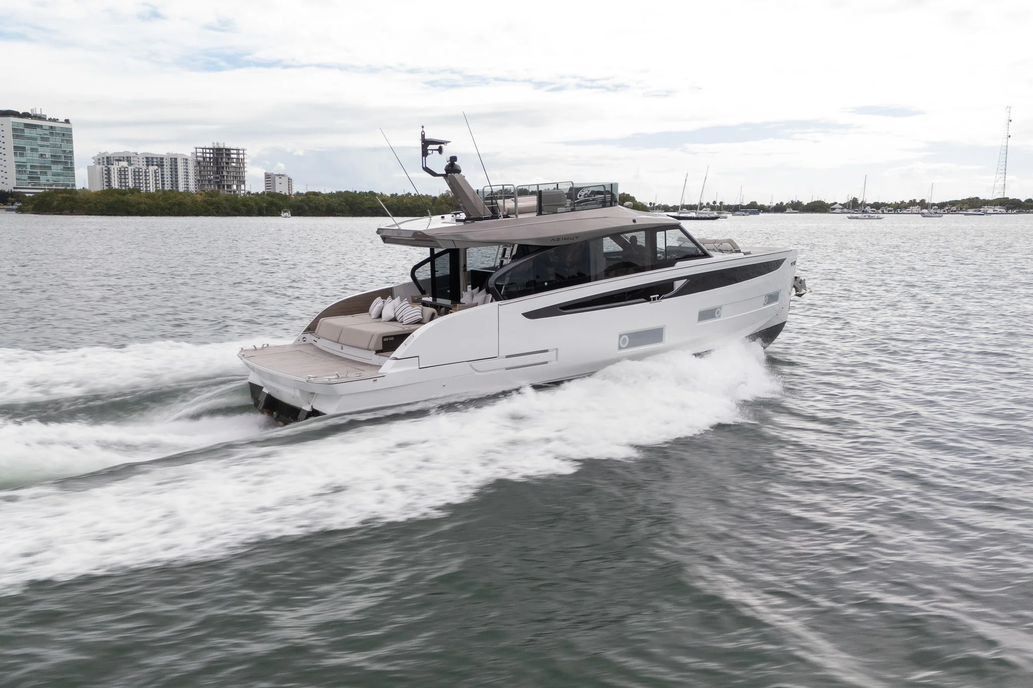 2026 Azimut Seadeck 6 Image Thumbnail #15