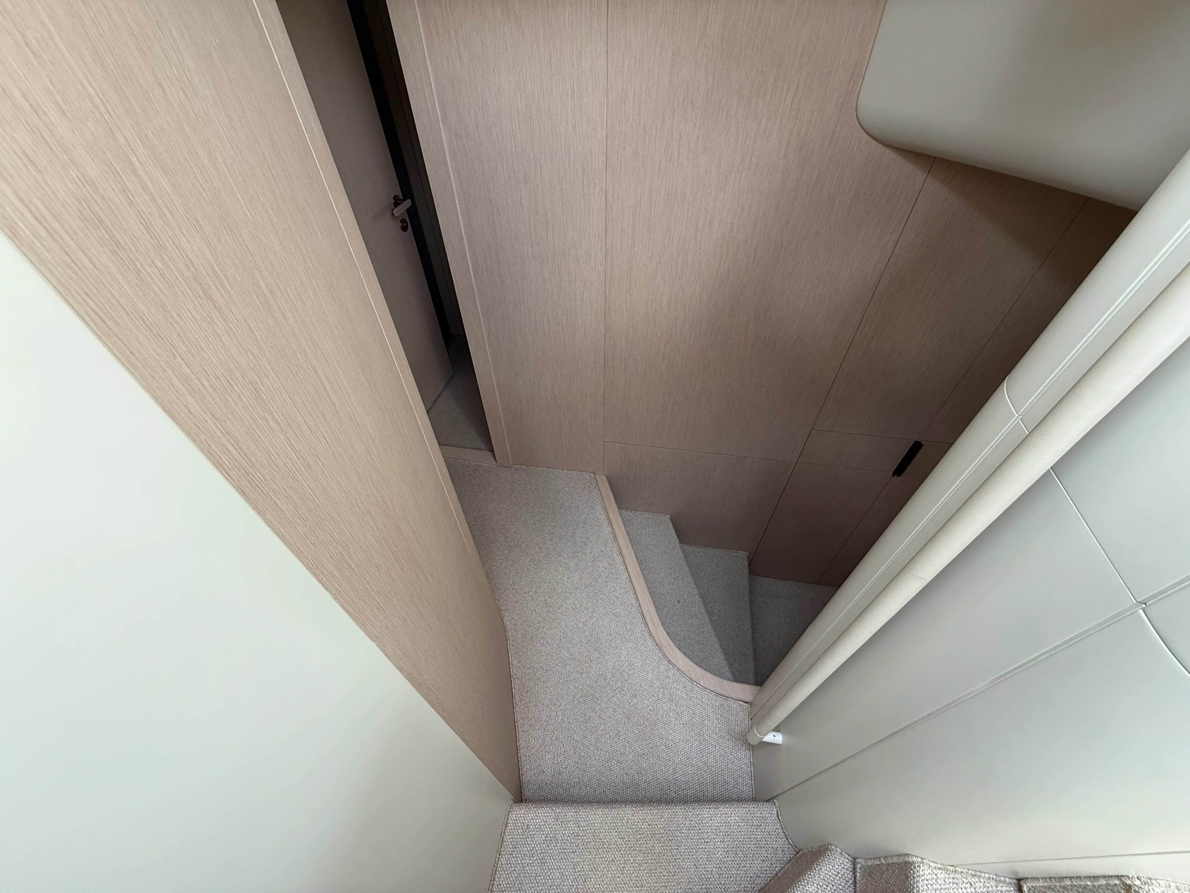 2026 Azimut Seadeck 6 Image Thumbnail #11