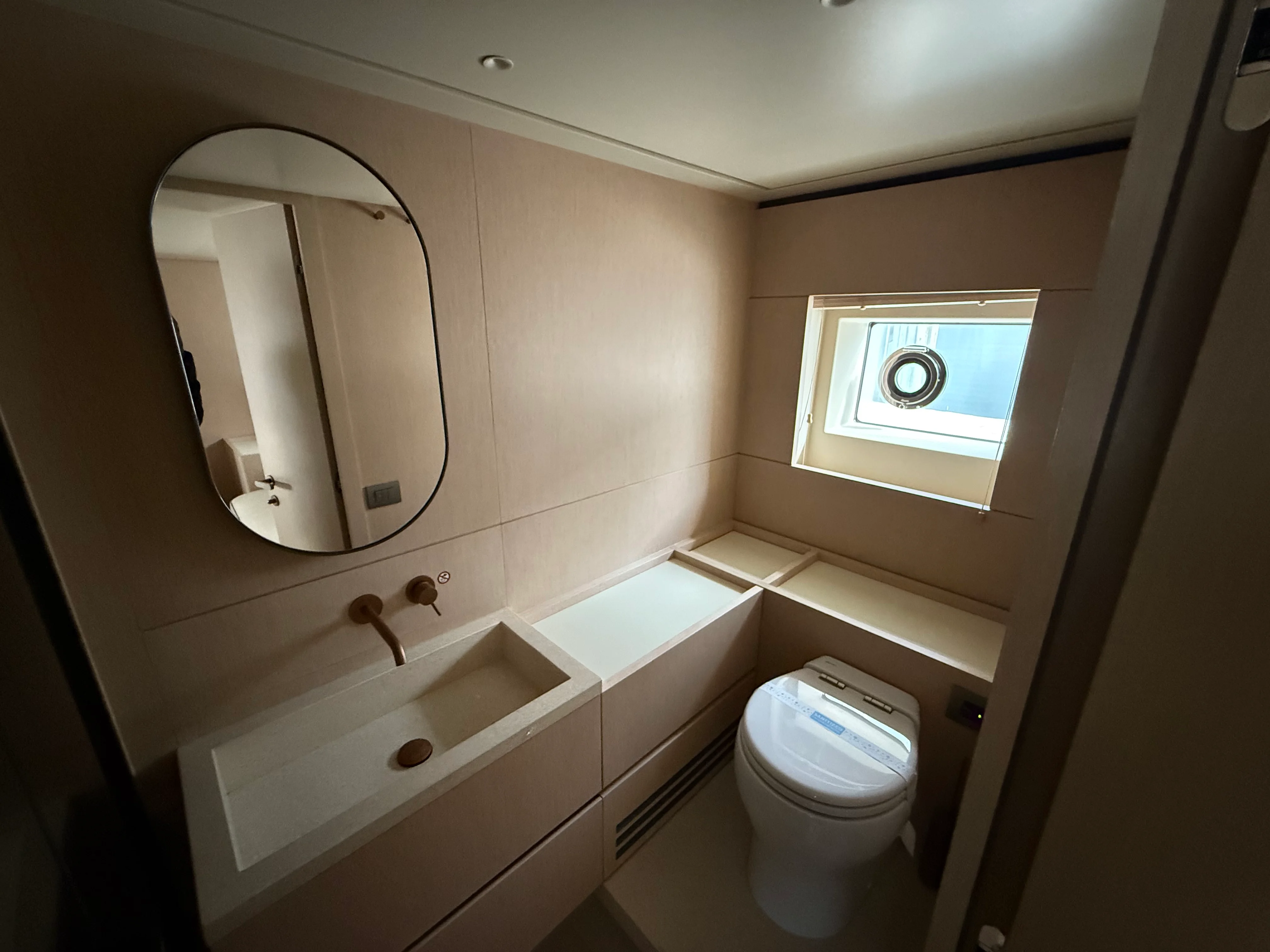 2026 Azimut Seadeck 6 Image Thumbnail #27