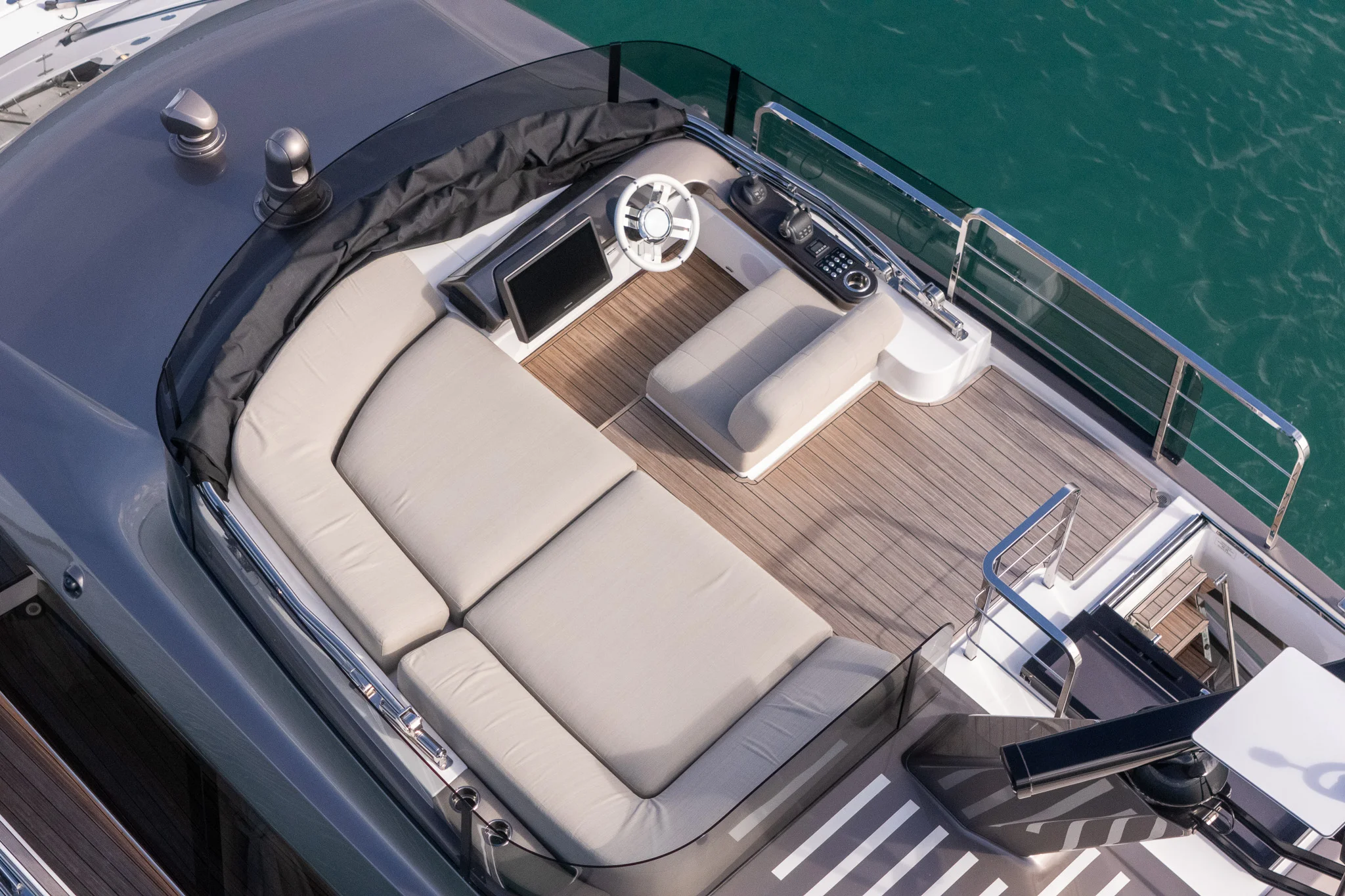 2026 Azimut Seadeck 6 Image Thumbnail #5