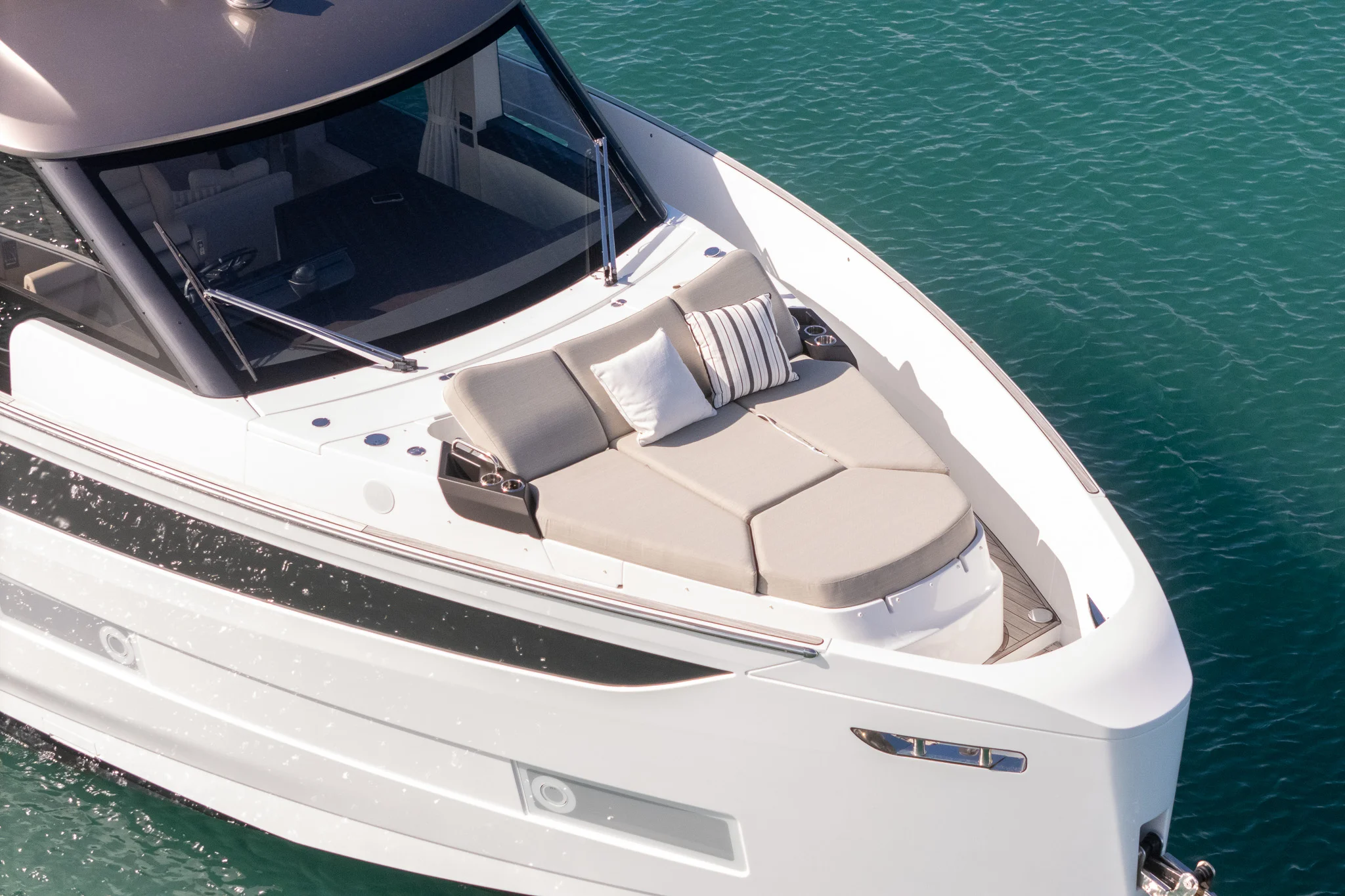 2026 Azimut Seadeck 6 Image Thumbnail #4