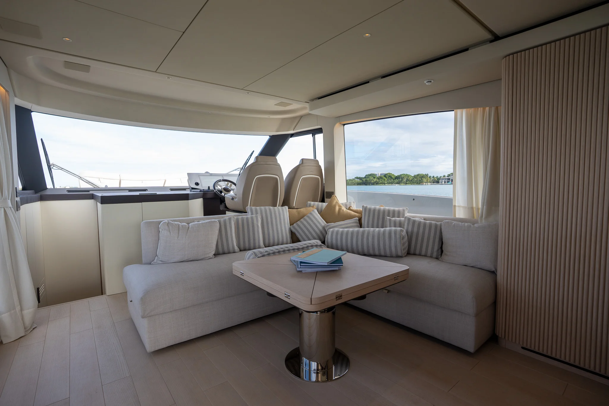 2026 Azimut Seadeck 6 Image Thumbnail #17