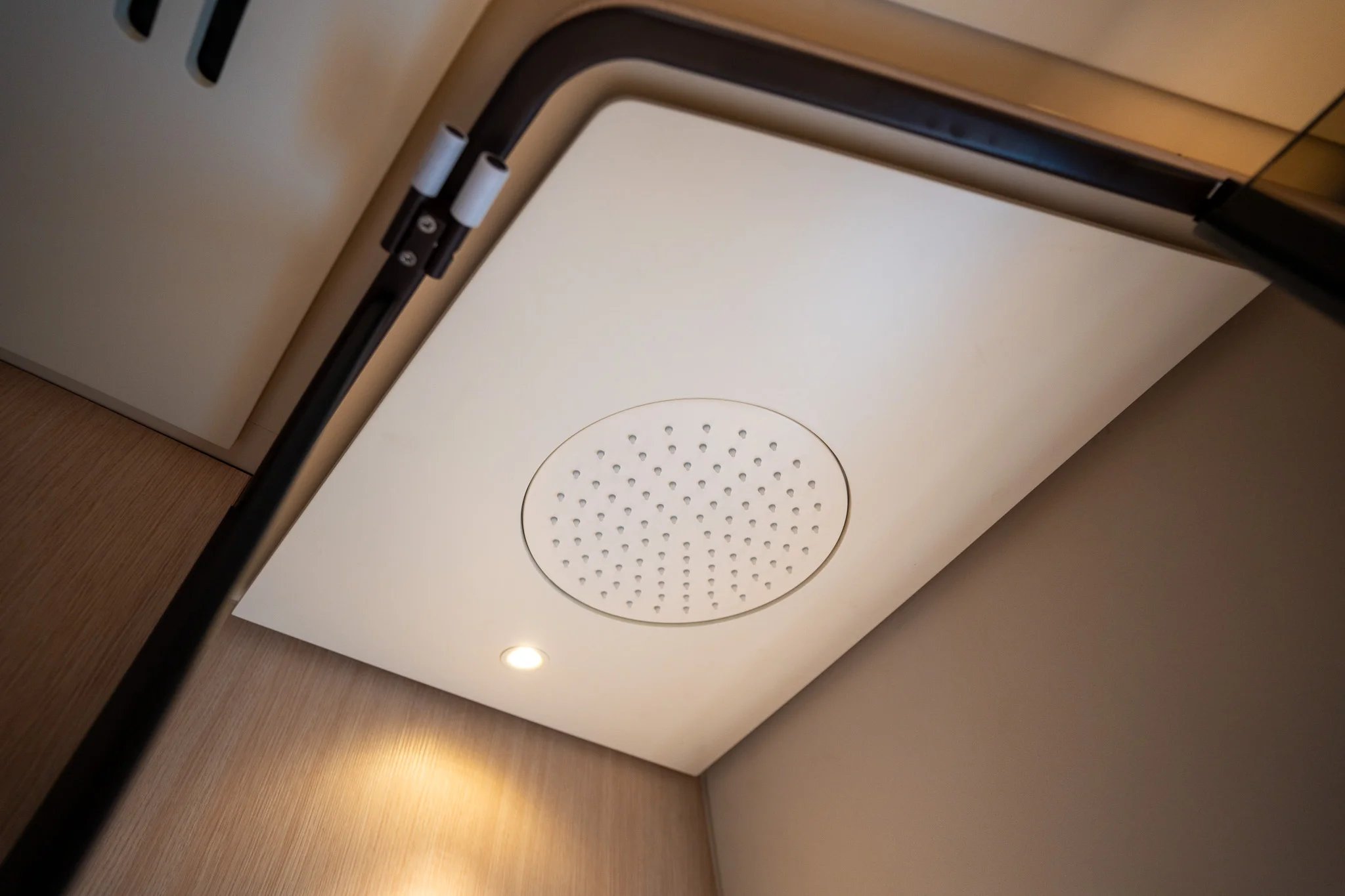 2026 Azimut Seadeck 6 Image Thumbnail #47