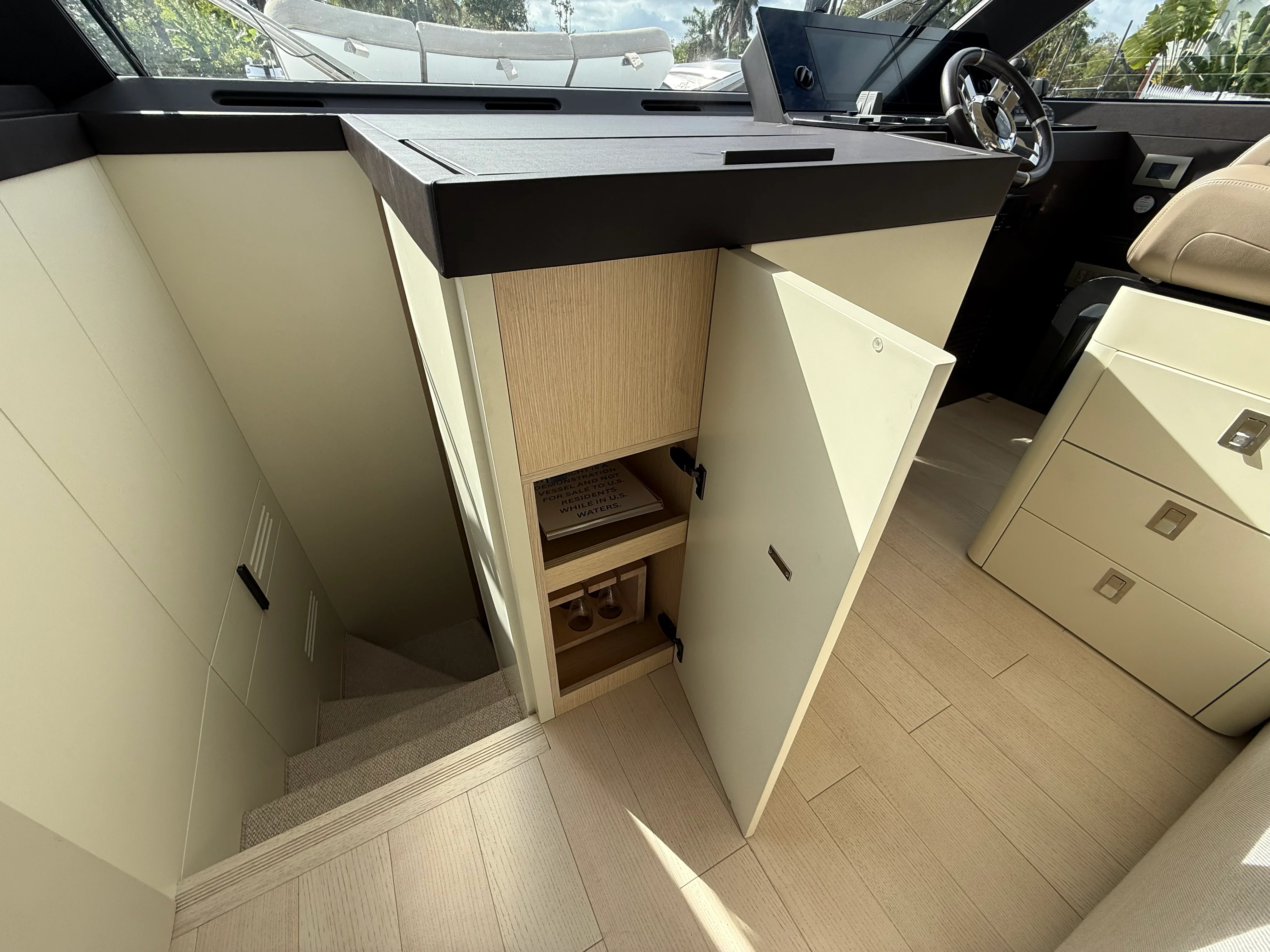 2026 Azimut Seadeck 6 Image Thumbnail #9