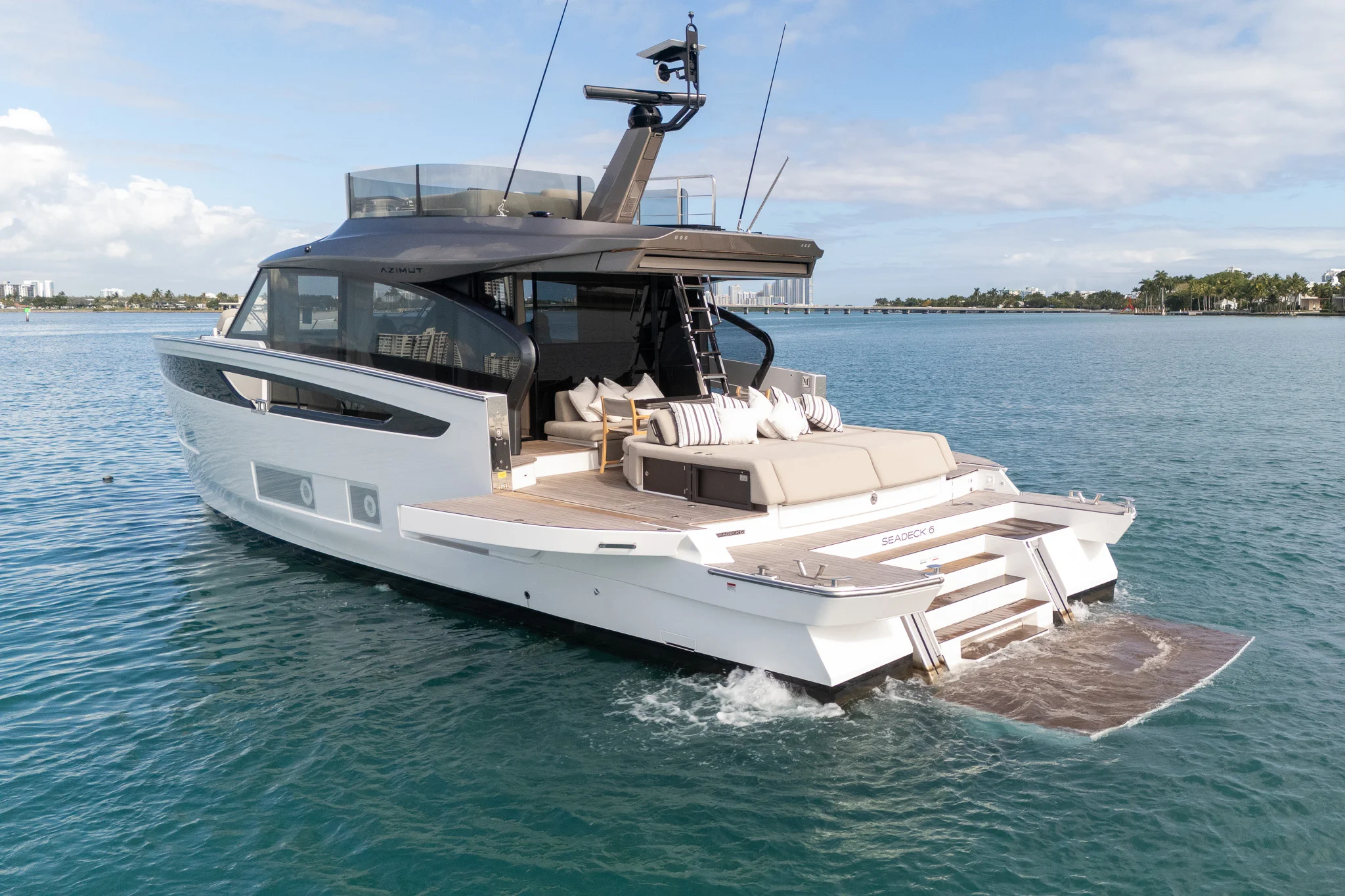 2026 Azimut Seadeck 6 Image Thumbnail #11