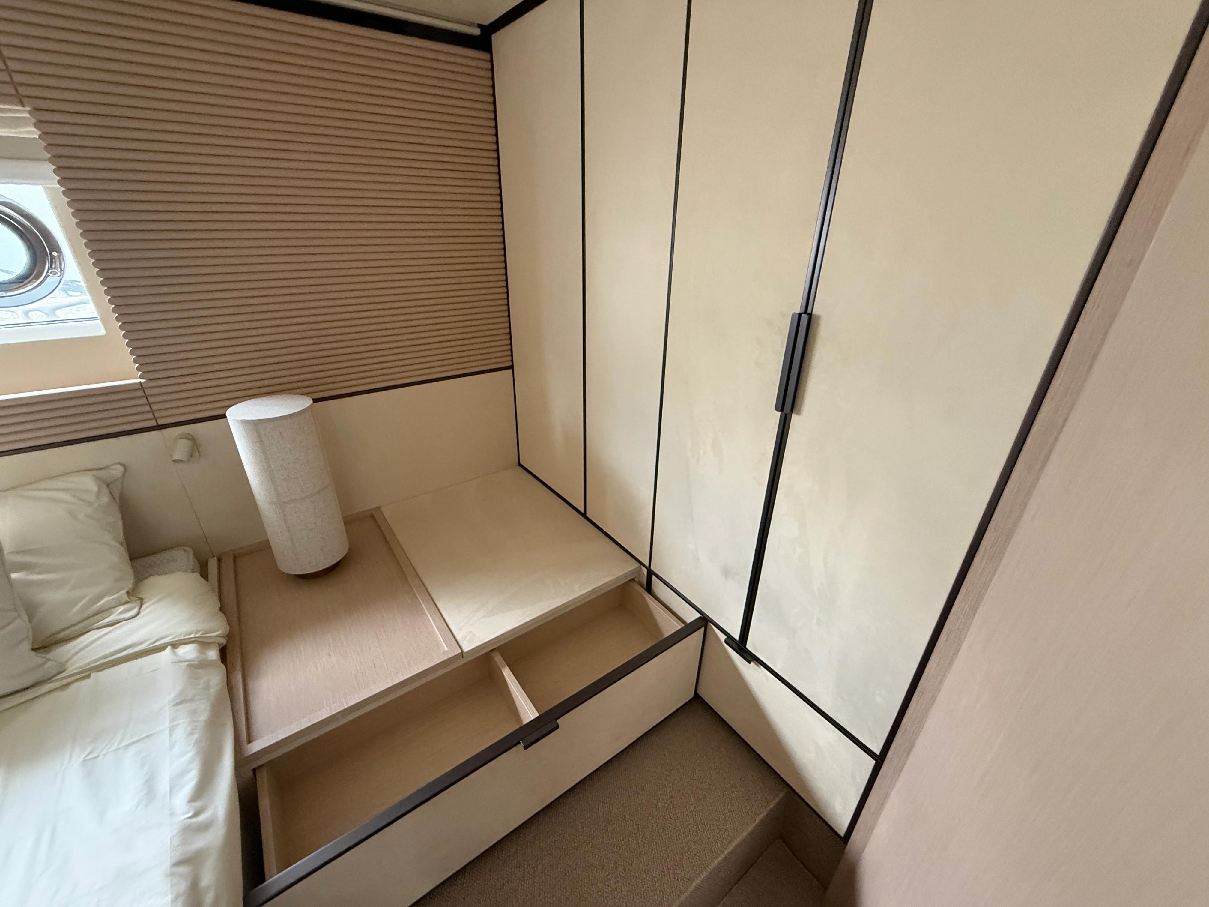 2026 Azimut Seadeck 6 Image Thumbnail #25