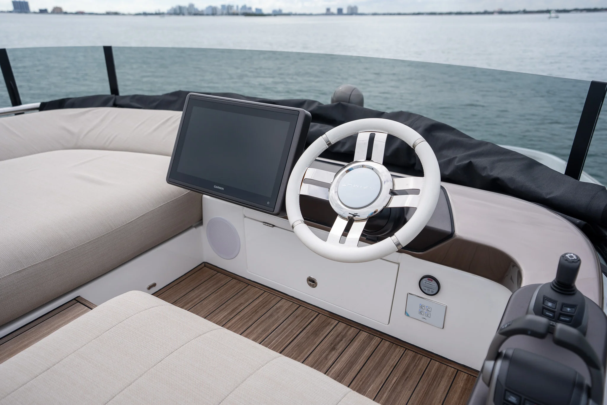 2026 Azimut Seadeck 6 Image Thumbnail #32