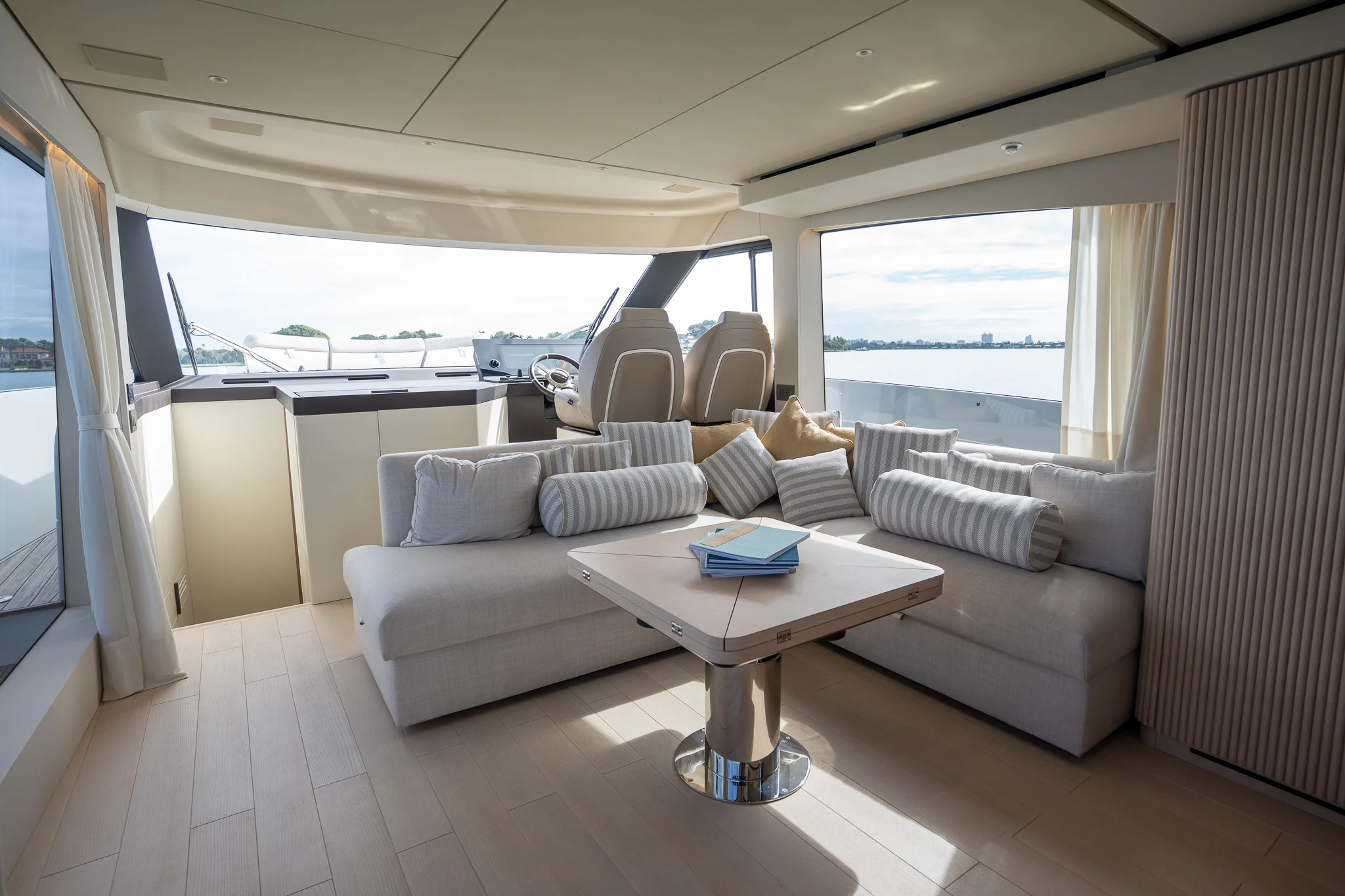 2026 Azimut Seadeck 6 Image Thumbnail #20