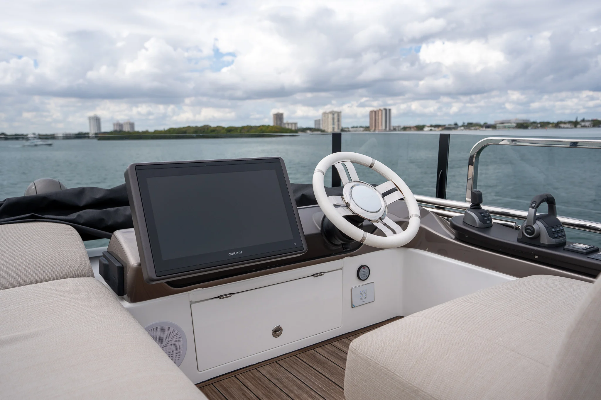 2026 Azimut Seadeck 6 Image Thumbnail #34