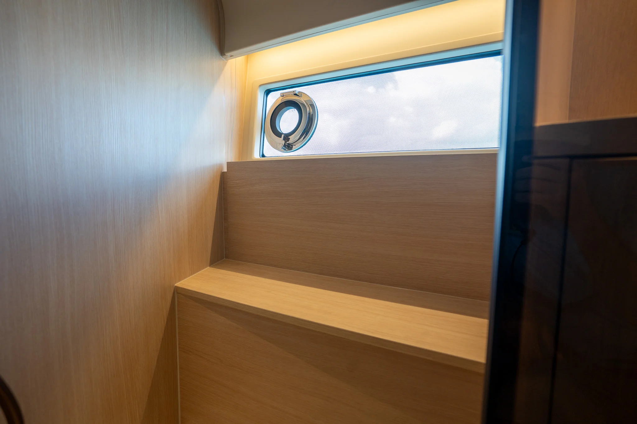 2026 Azimut Seadeck 6 Image Thumbnail #45