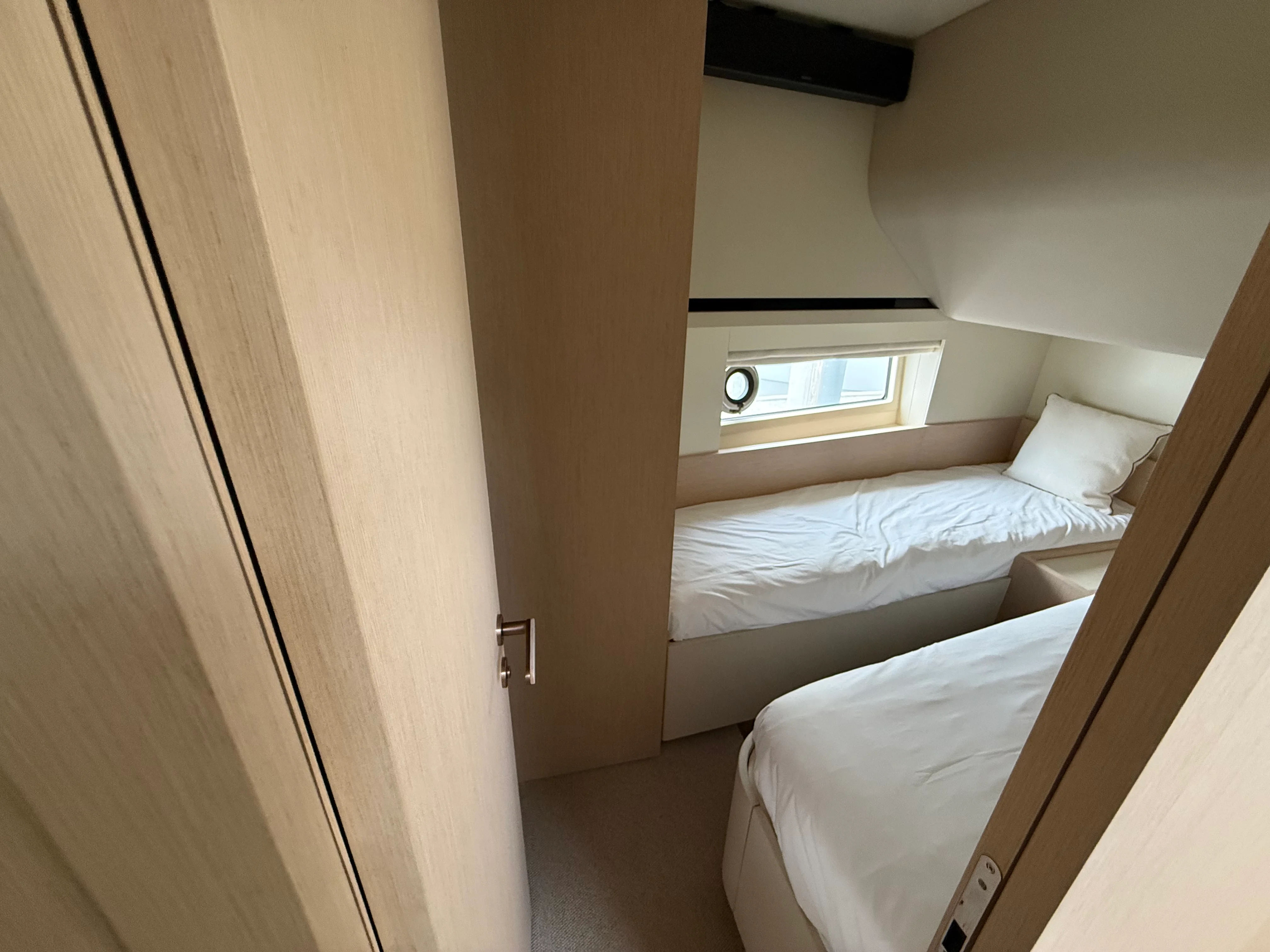 2026 Azimut Seadeck 6 Image Thumbnail #17