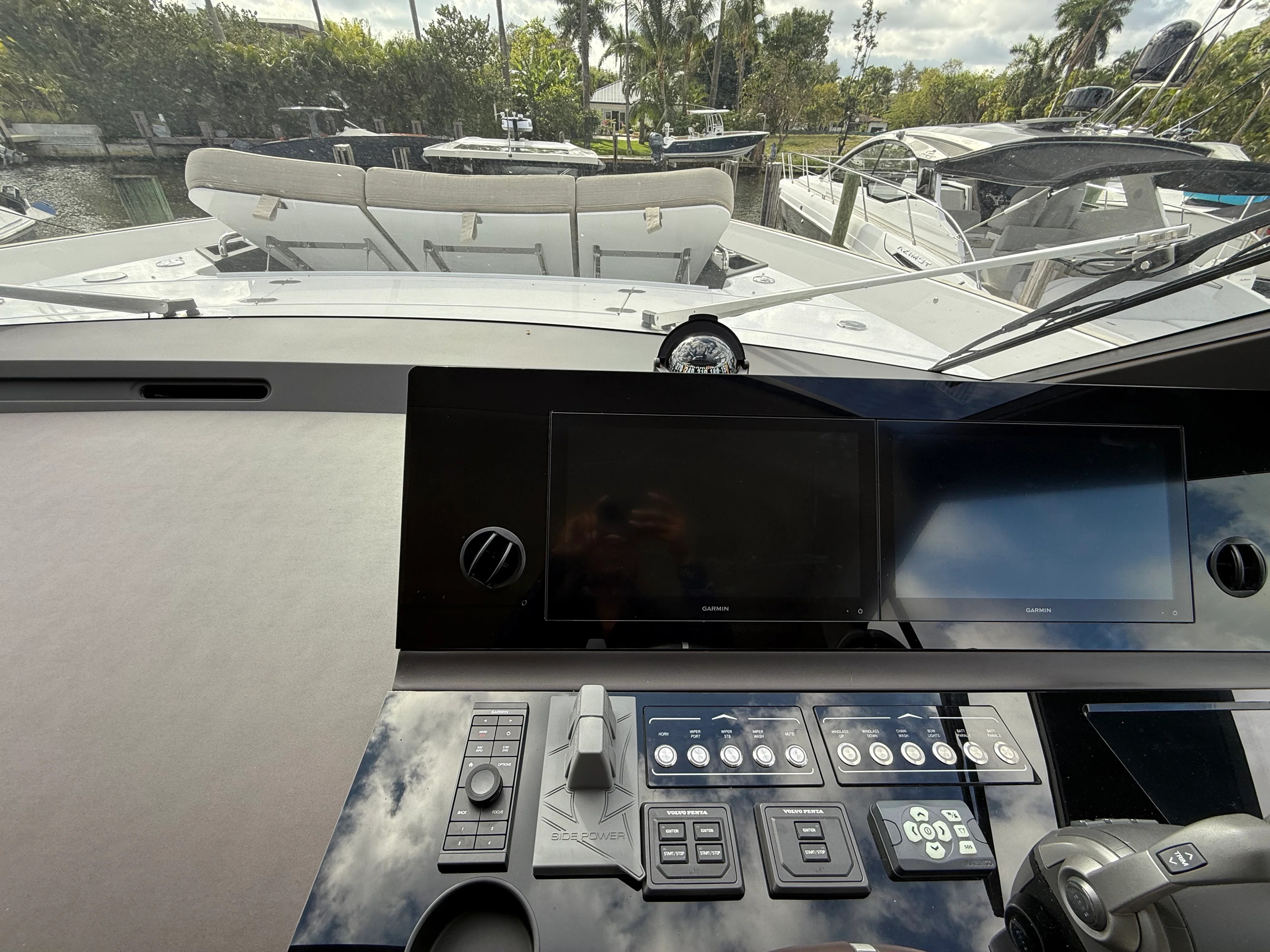 2026 Azimut Seadeck 6 Image Thumbnail #7