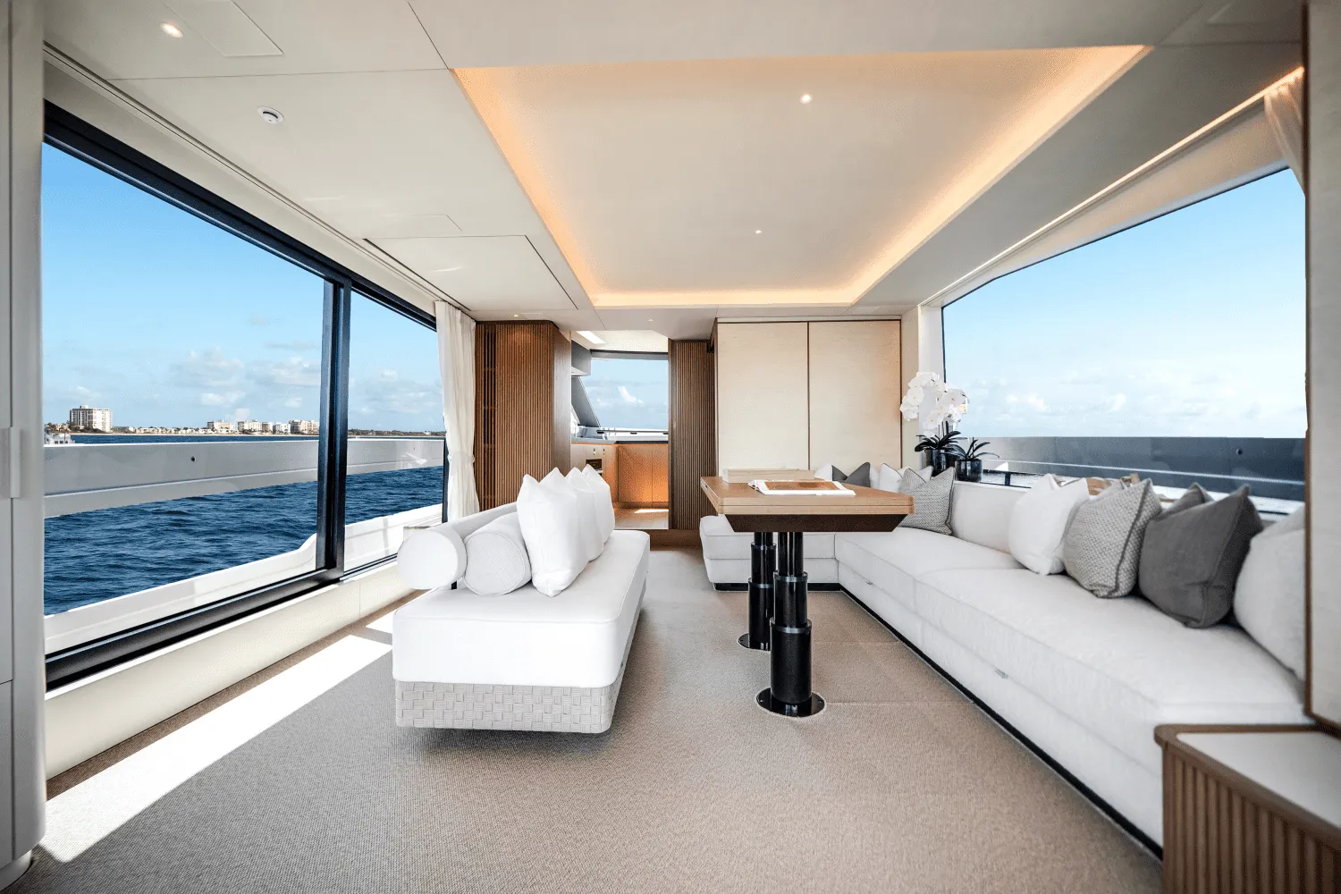 2025 Azimut Seadeck 7 Image Thumbnail #16