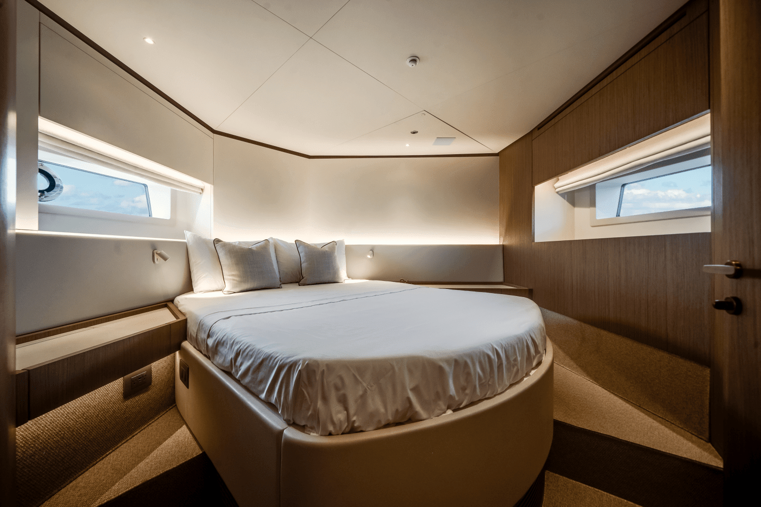 2025 Azimut
                                                             Seadeck 7 Image Thumbnail #36