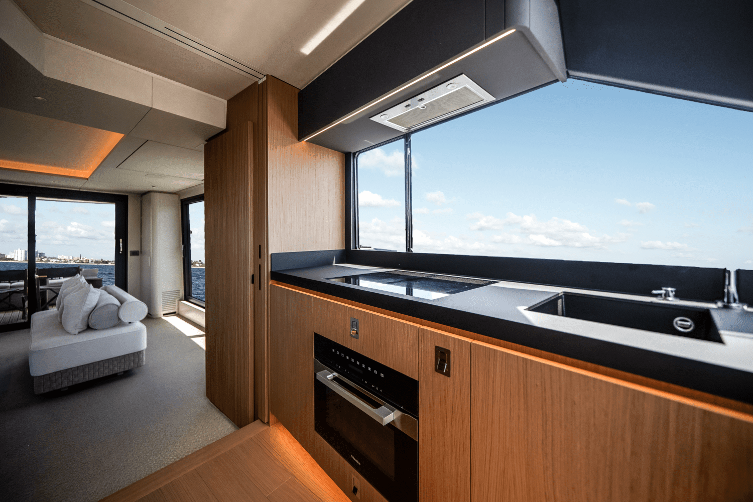 2025 Azimut
                                                             Seadeck 7 Image Thumbnail #54