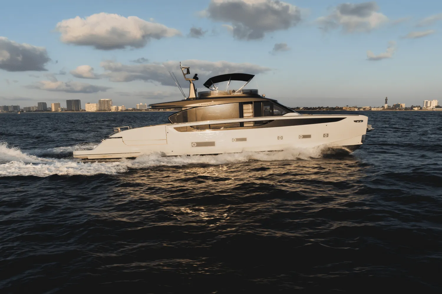 2025 Azimut Seadeck 7 Image Thumbnail #3