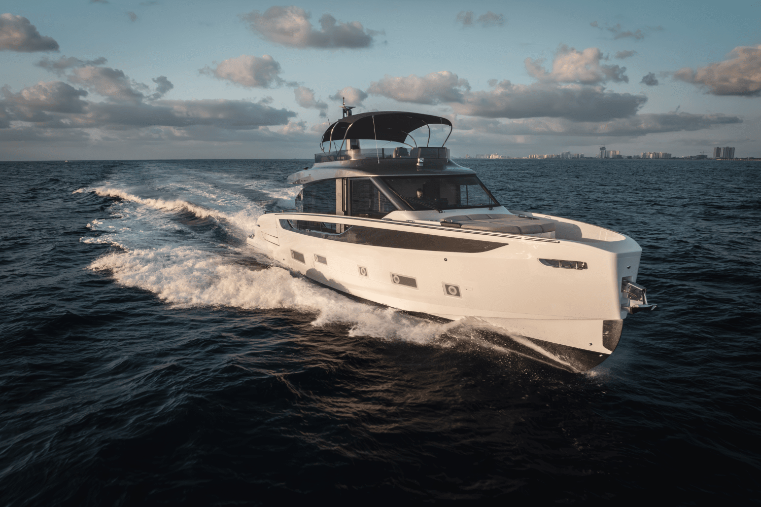 2025 Azimut
                                                             Seadeck 7 Image Thumbnail #4