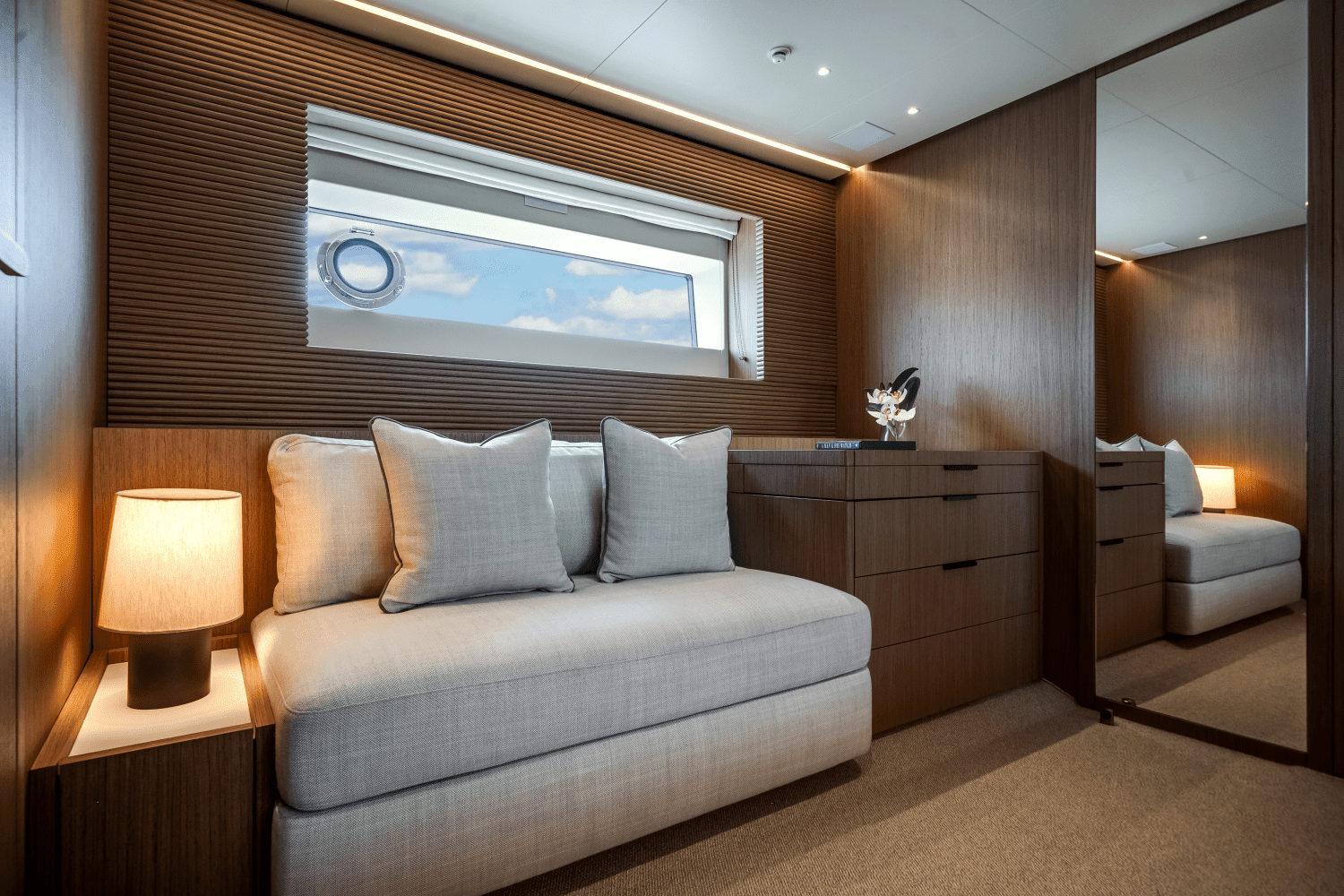 2025 Azimut
                                                             Seadeck 7 Image Thumbnail #31