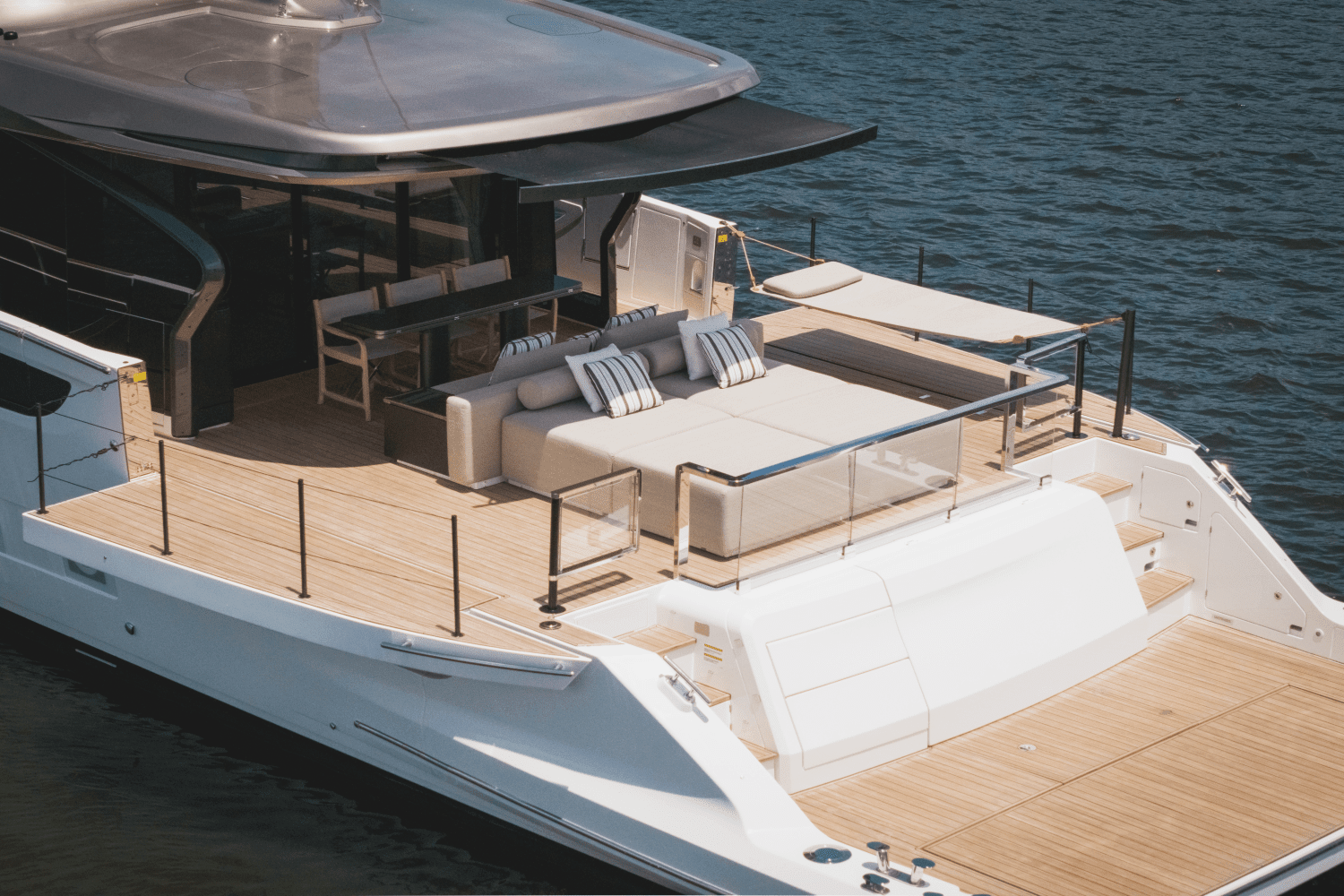 2025 Azimut
                                                             Seadeck 7 Image Thumbnail #13