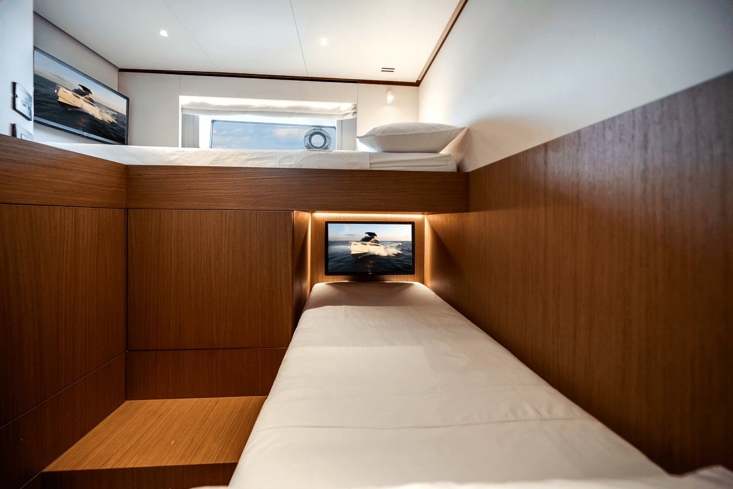 2025 Azimut
                                                             Seadeck 7 Image Thumbnail #47