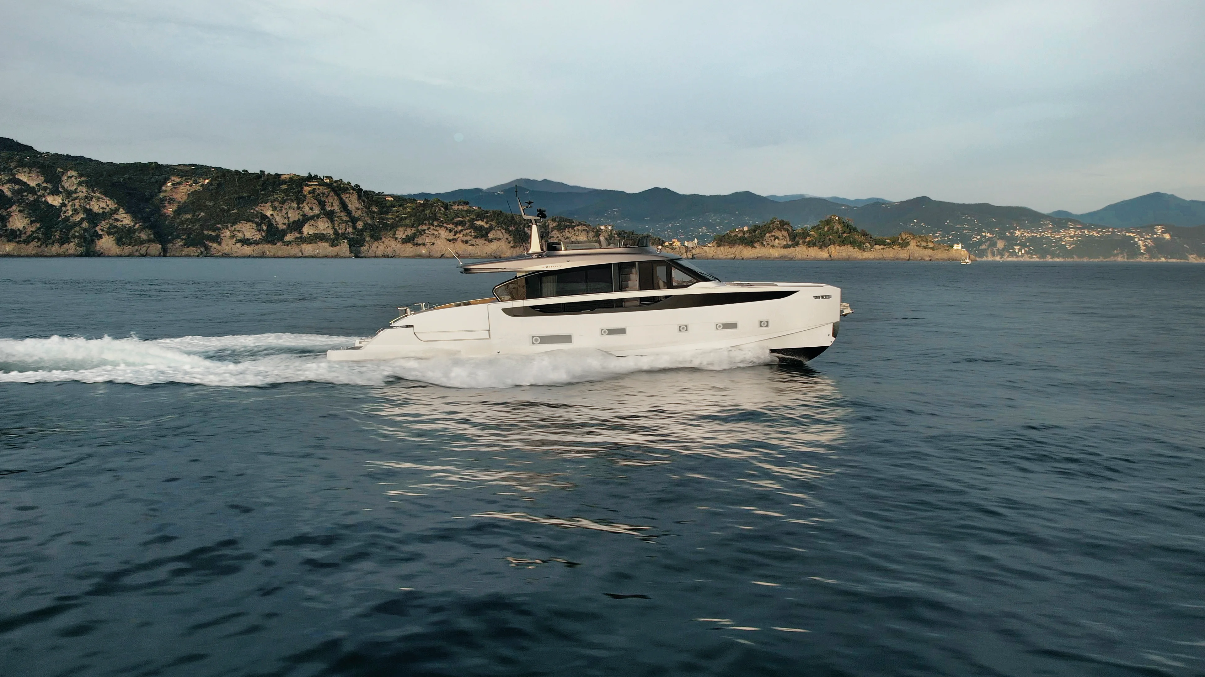 2026 Azimut Seadeck 7 Image Thumbnail #2