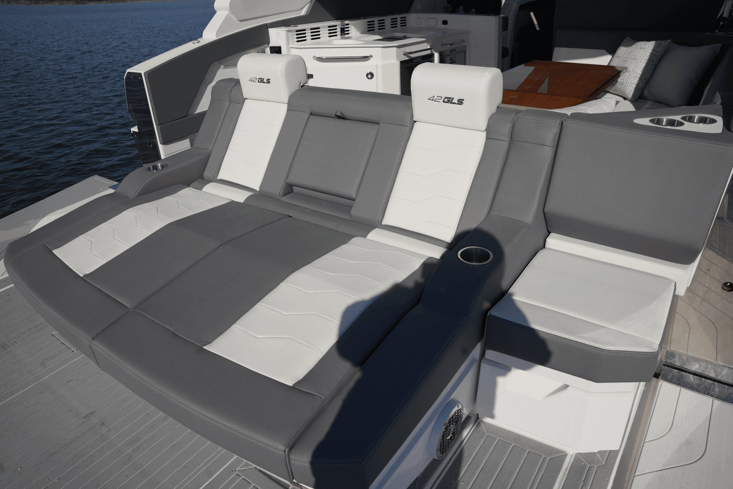 2025 Cruisers Yachts 42 GLS Image Thumbnail #23