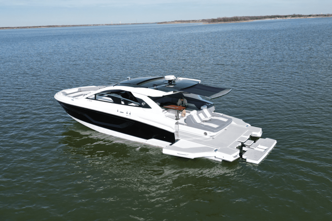 2025 Cruisers Yachts 42 GLS Image Thumbnail #6