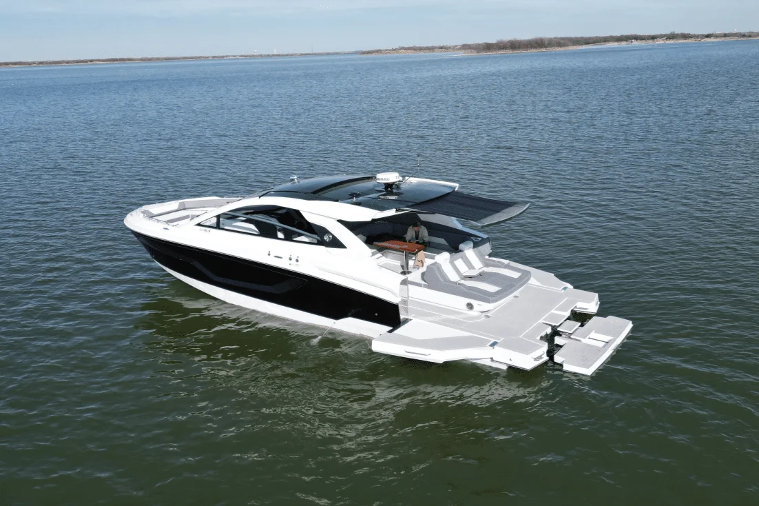 2025 Cruisers Yachts 42 GLS Image Thumbnail #6
