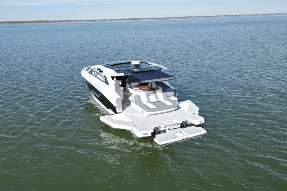 2025 Cruisers Yachts 42 GLS Image Thumbnail #7