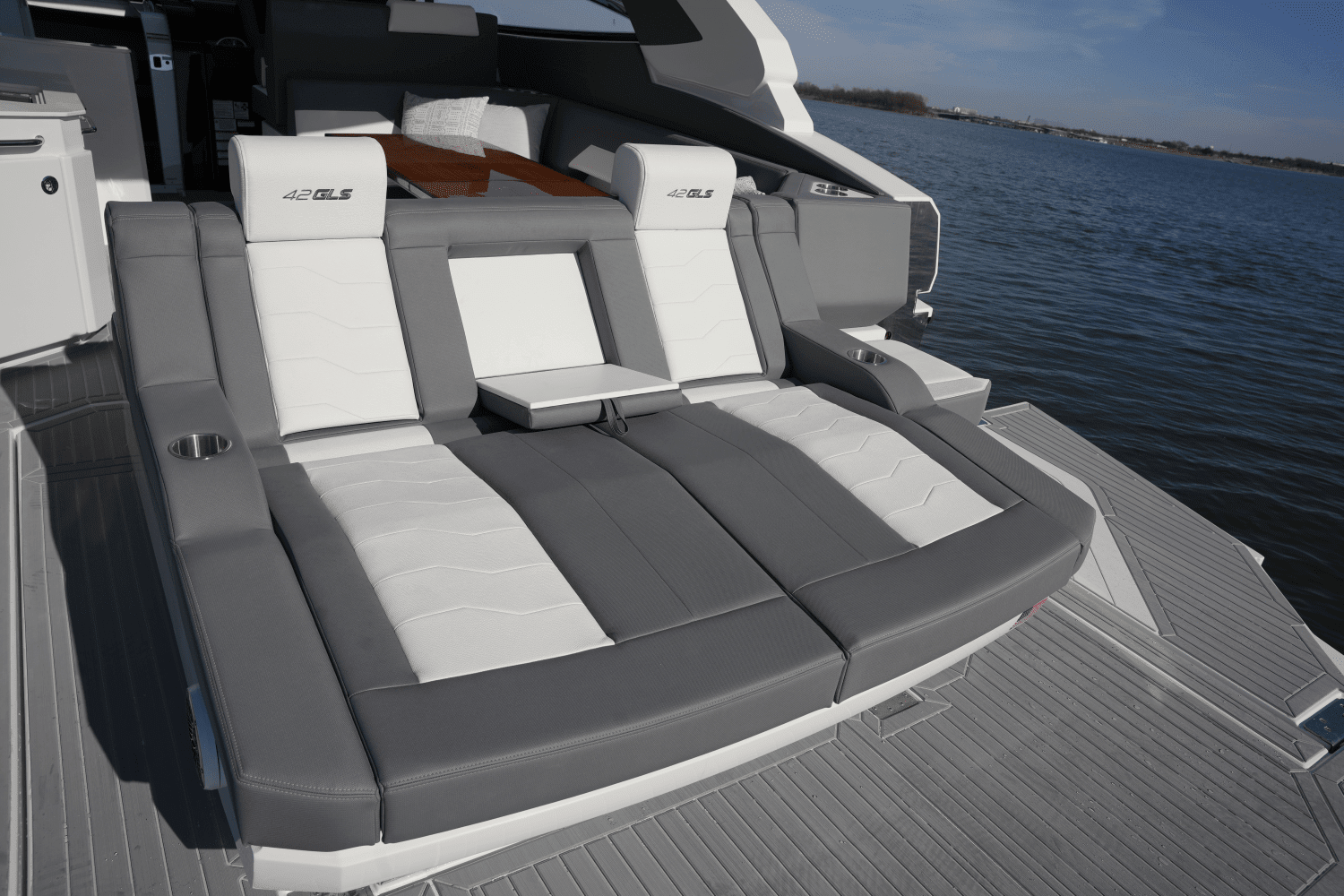2025 Cruisers Yachts 42 GLS Image Thumbnail #14