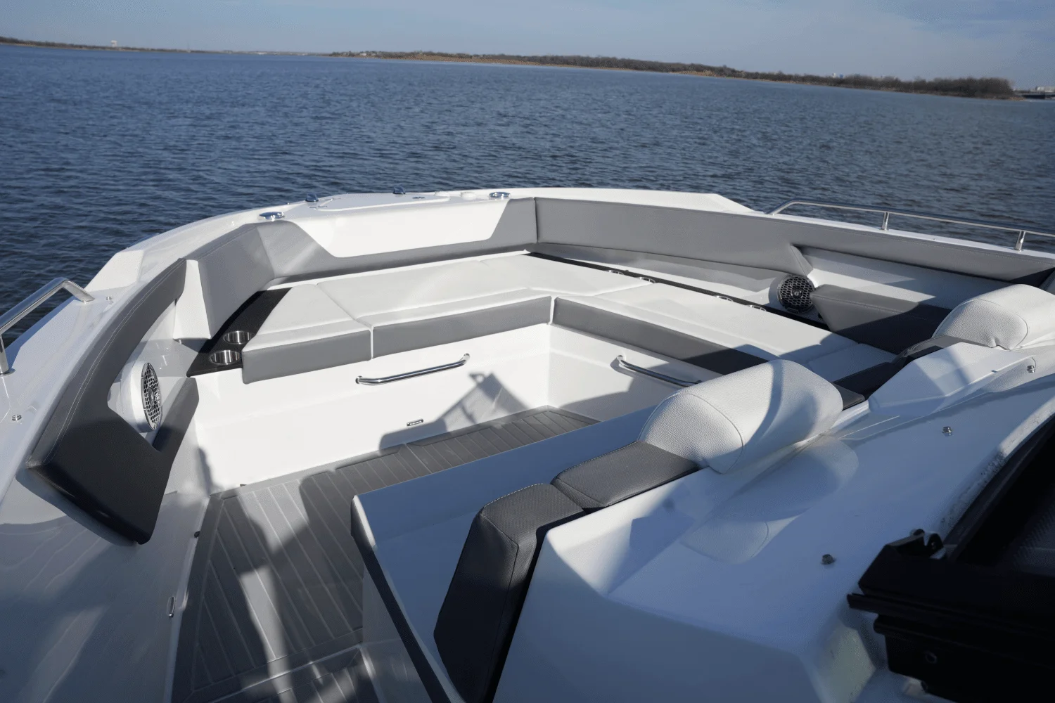 2025 Cruisers Yachts 42 GLS Image Thumbnail #34