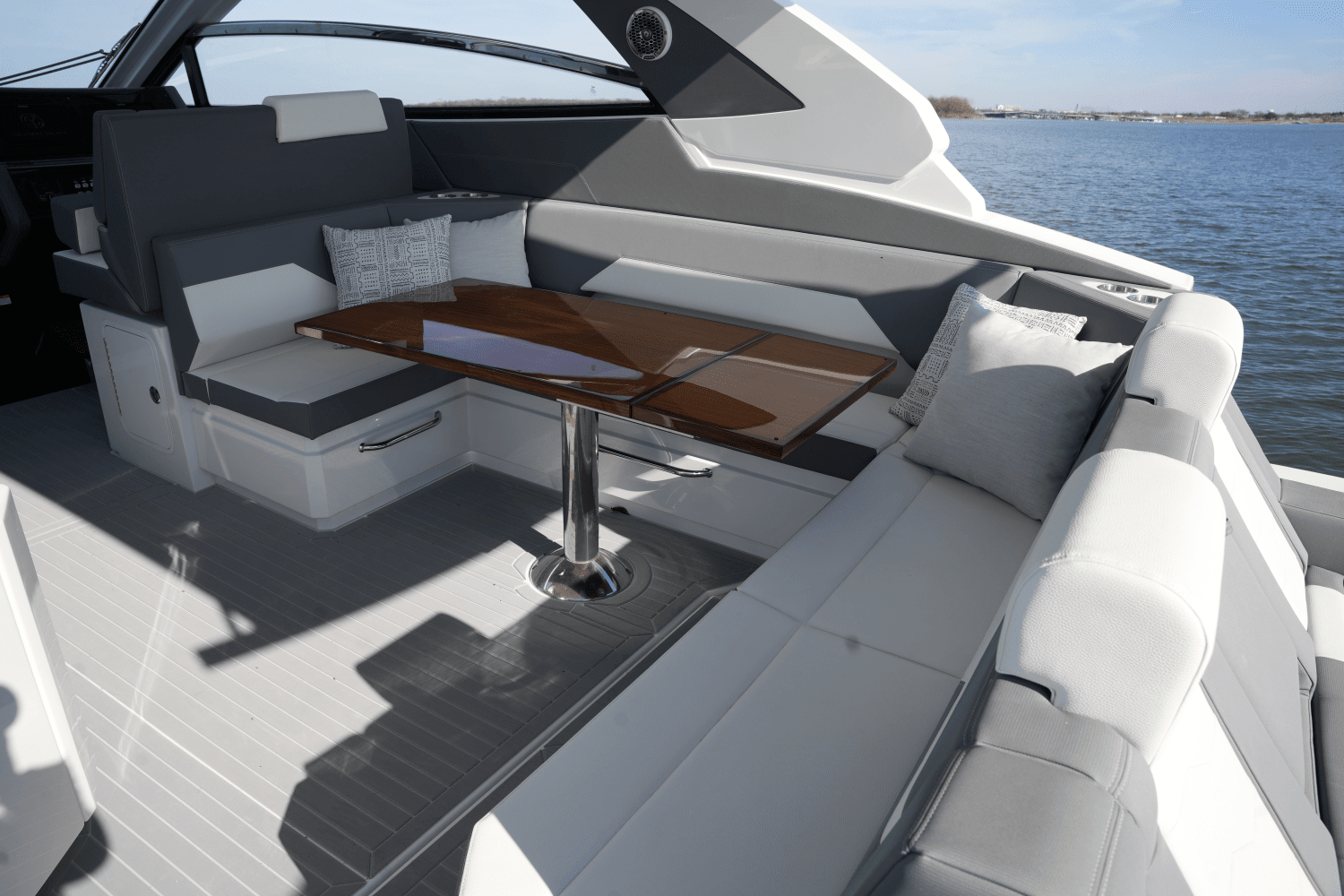 2025 Cruisers Yachts 42 GLS Image Thumbnail #22