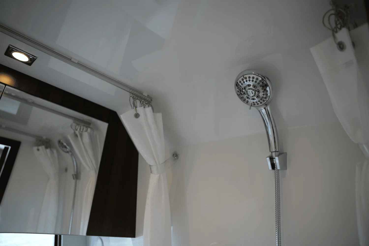 2025 Cruisers Yachts 42 GLS Image Thumbnail #46