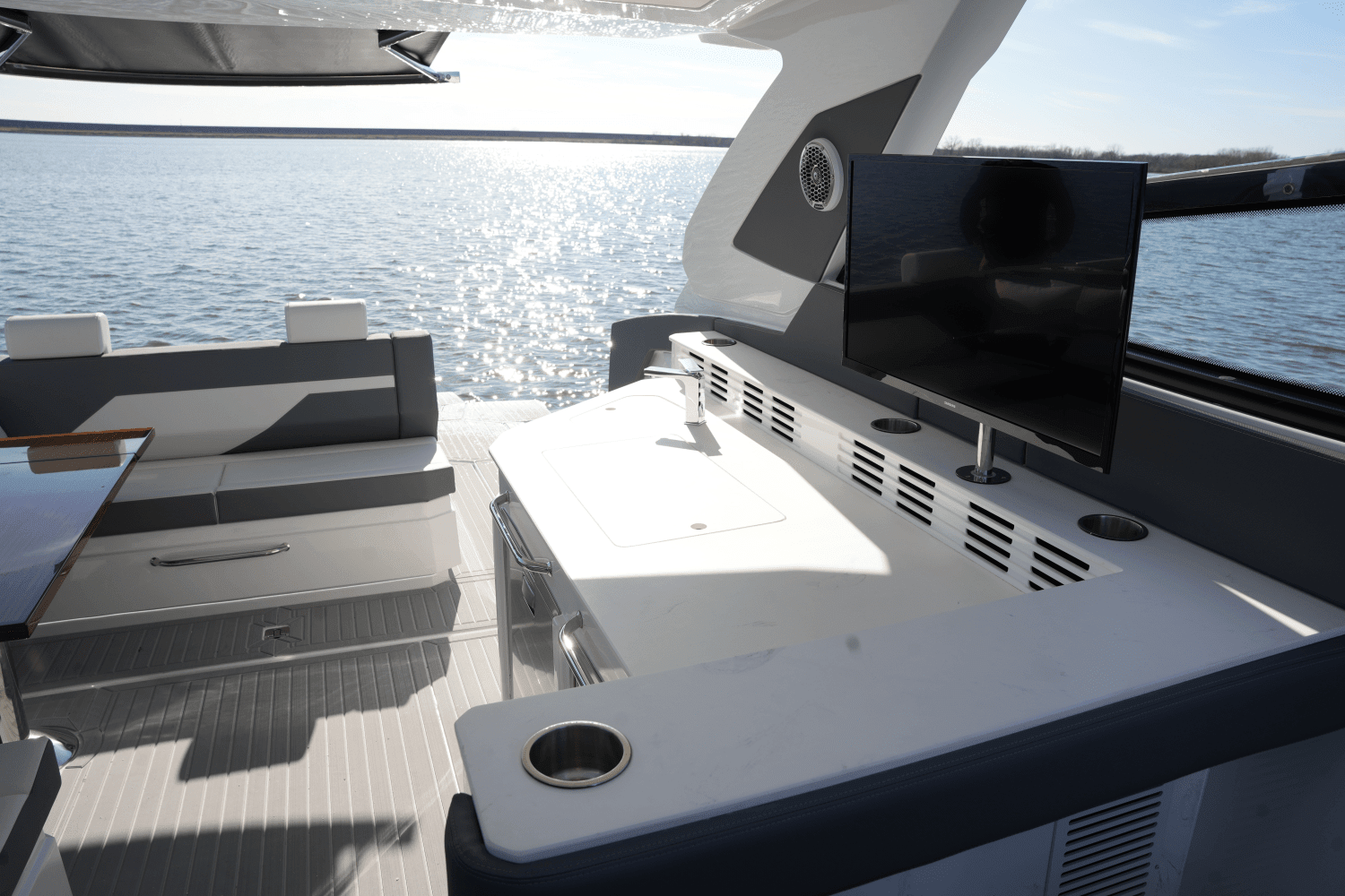 2025 Cruisers Yachts 42 GLS Image Thumbnail #30