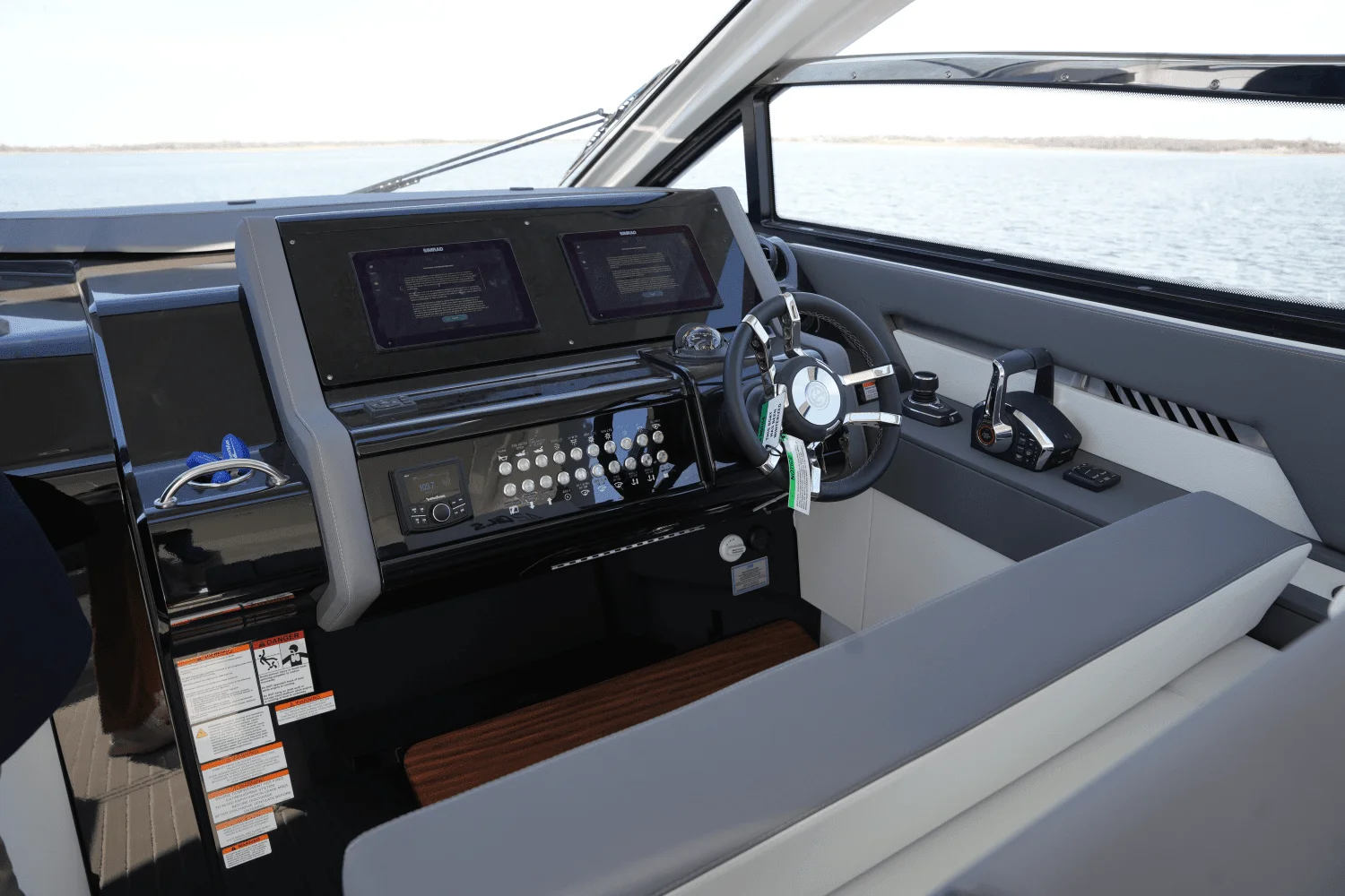 2025 Cruisers Yachts 42 GLS Image Thumbnail #25