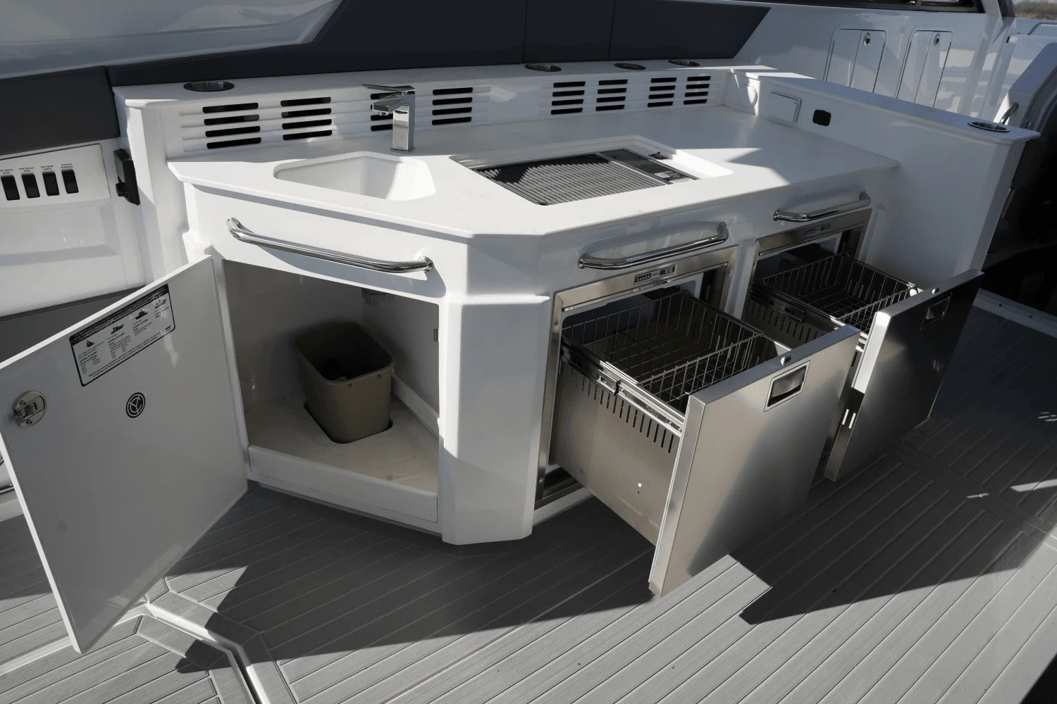 2025 Cruisers Yachts 42 GLS Image Thumbnail #24